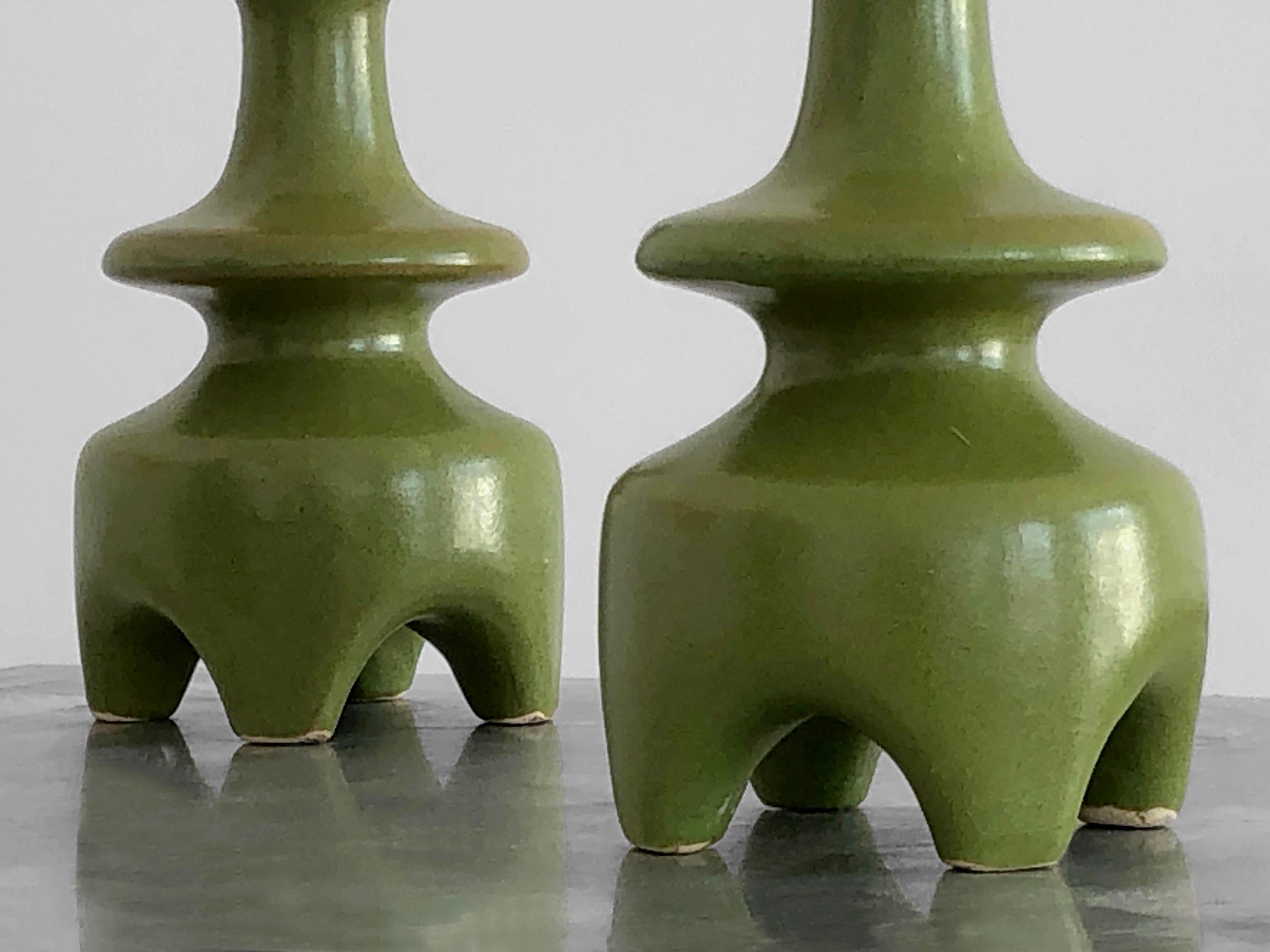 PAR DE VELAS DE CERÁMICA MODERNISTA DE FORMA LIBRE  por ANDRE BAUD, Francia 1950 Cerámico en venta