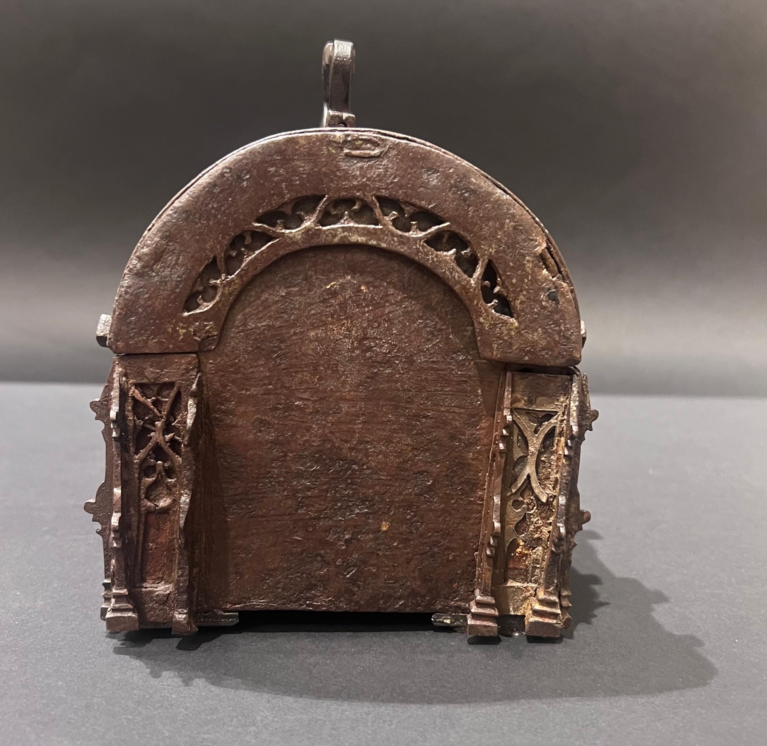 A French 15th century gothic iron casket 3