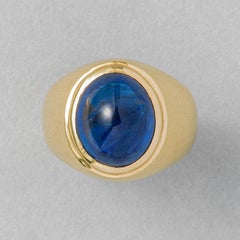 French 18 Carat Gold and Cabochon Cut Sapphire Ring