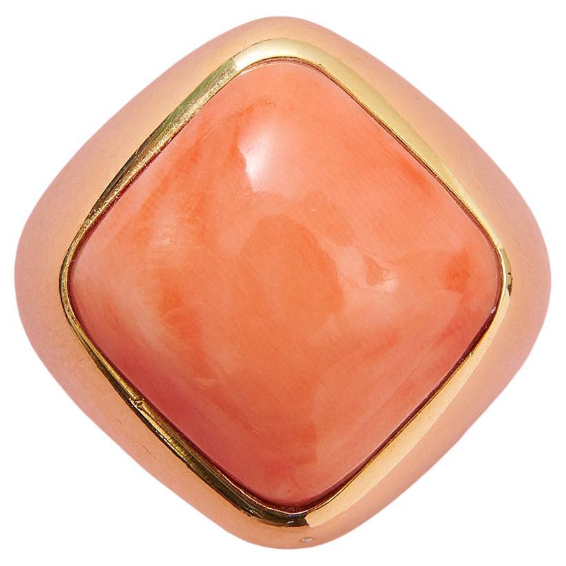A French 18k gold and Coral Dress Ring For Sale