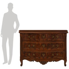 Französische Kommode aus Nussbaum und Bronze aus dem 18. Jahrhundert (Louis XV), um 1770