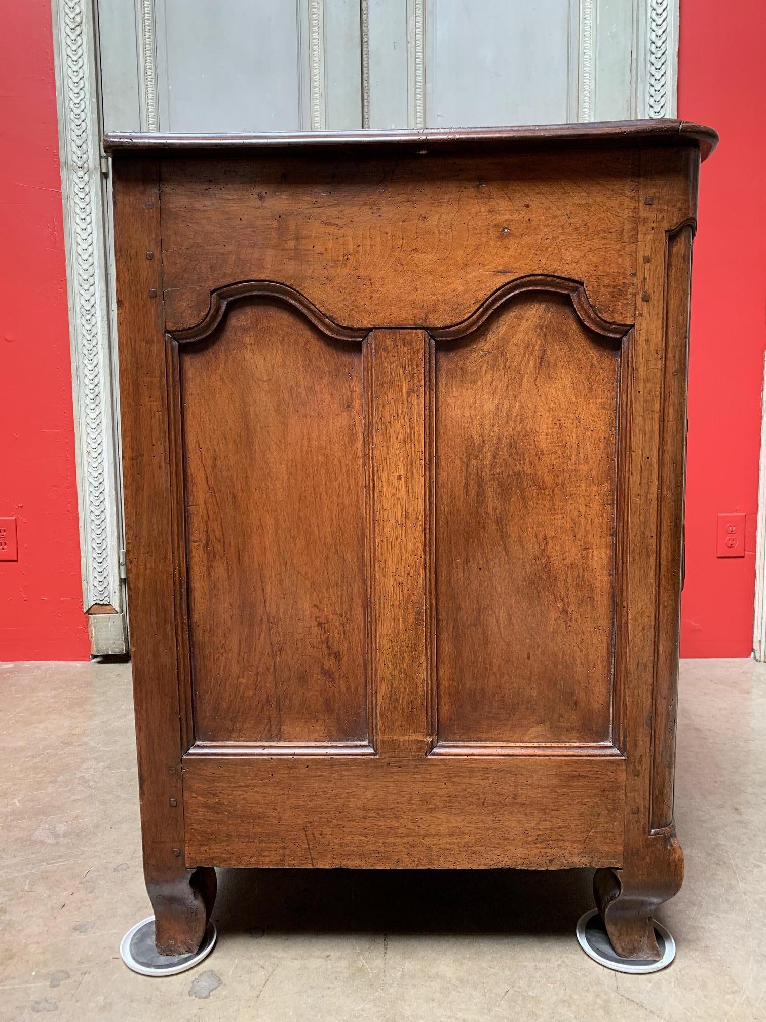 French 18th Century Regence Commode For Sale 2