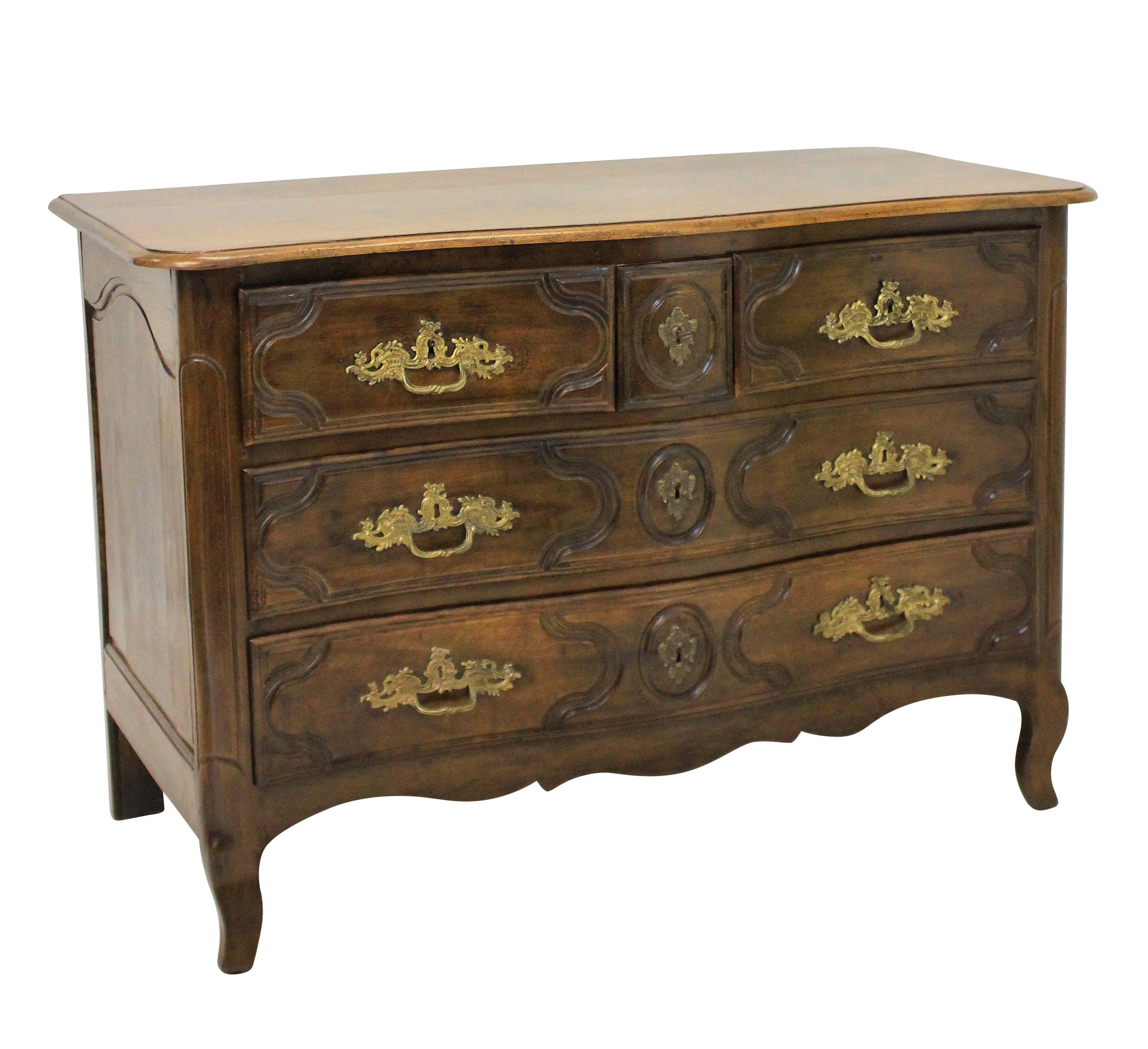 French 18th Century Walnut Commode In Good Condition In Kent, Dover