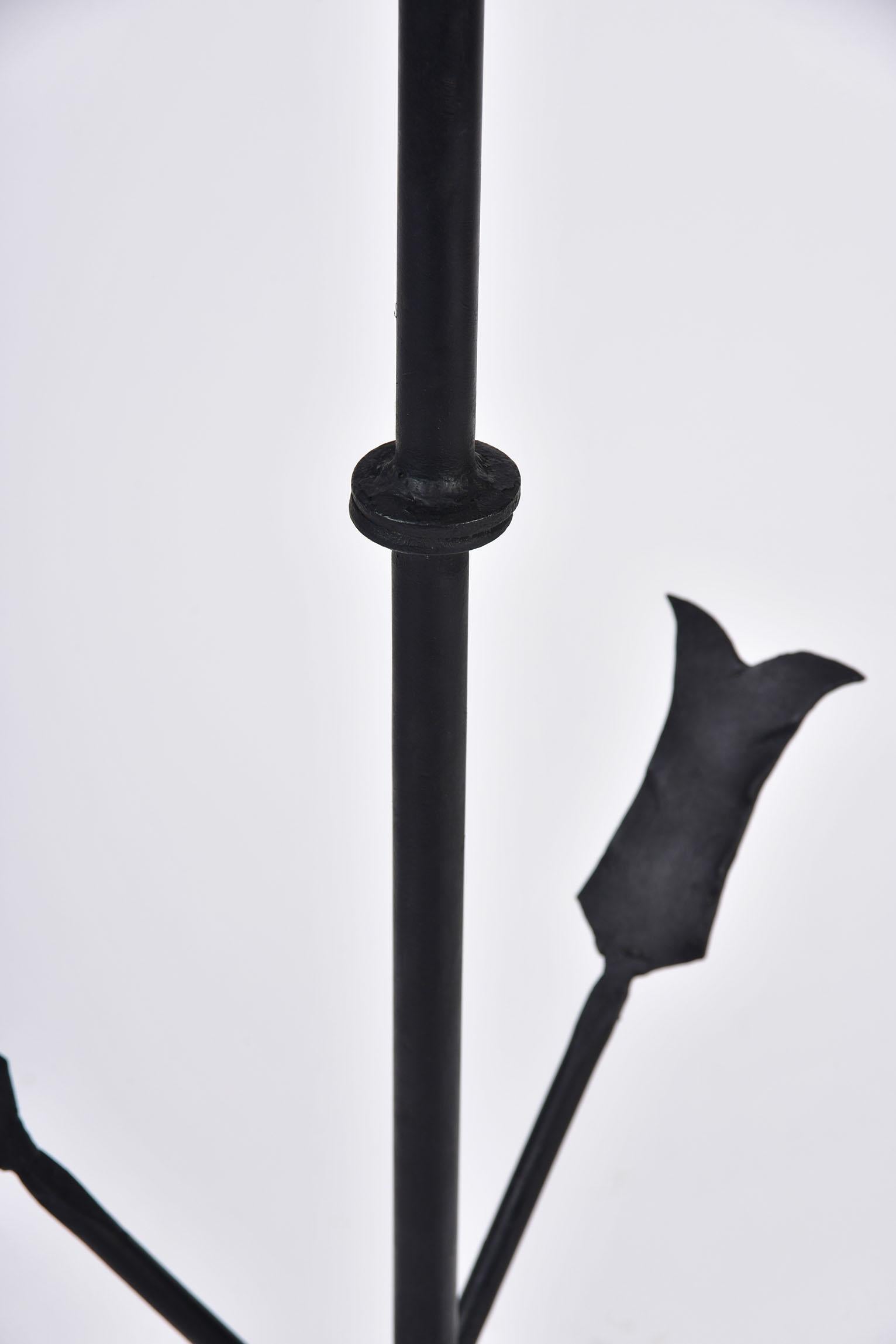 French 1940s Black Iron Floor Lamp (20. Jahrhundert)