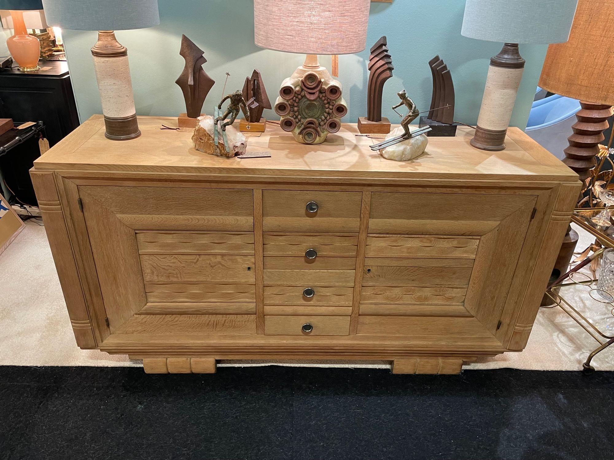 French 1940s Bleached Oak Sideboard with Two Doors and Four Central Drawers For Sale 11