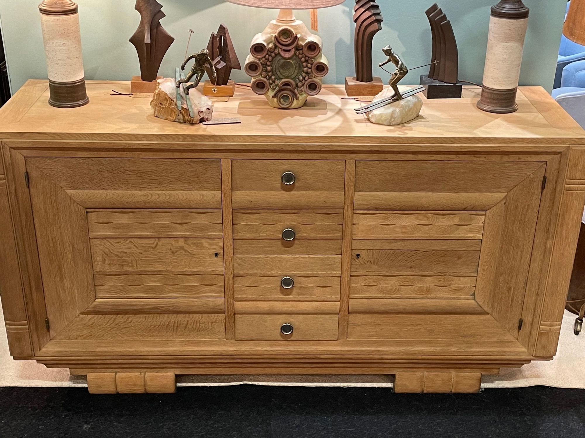 French 1940s Bleached Oak Sideboard with Two Doors and Four Central Drawers For Sale 2