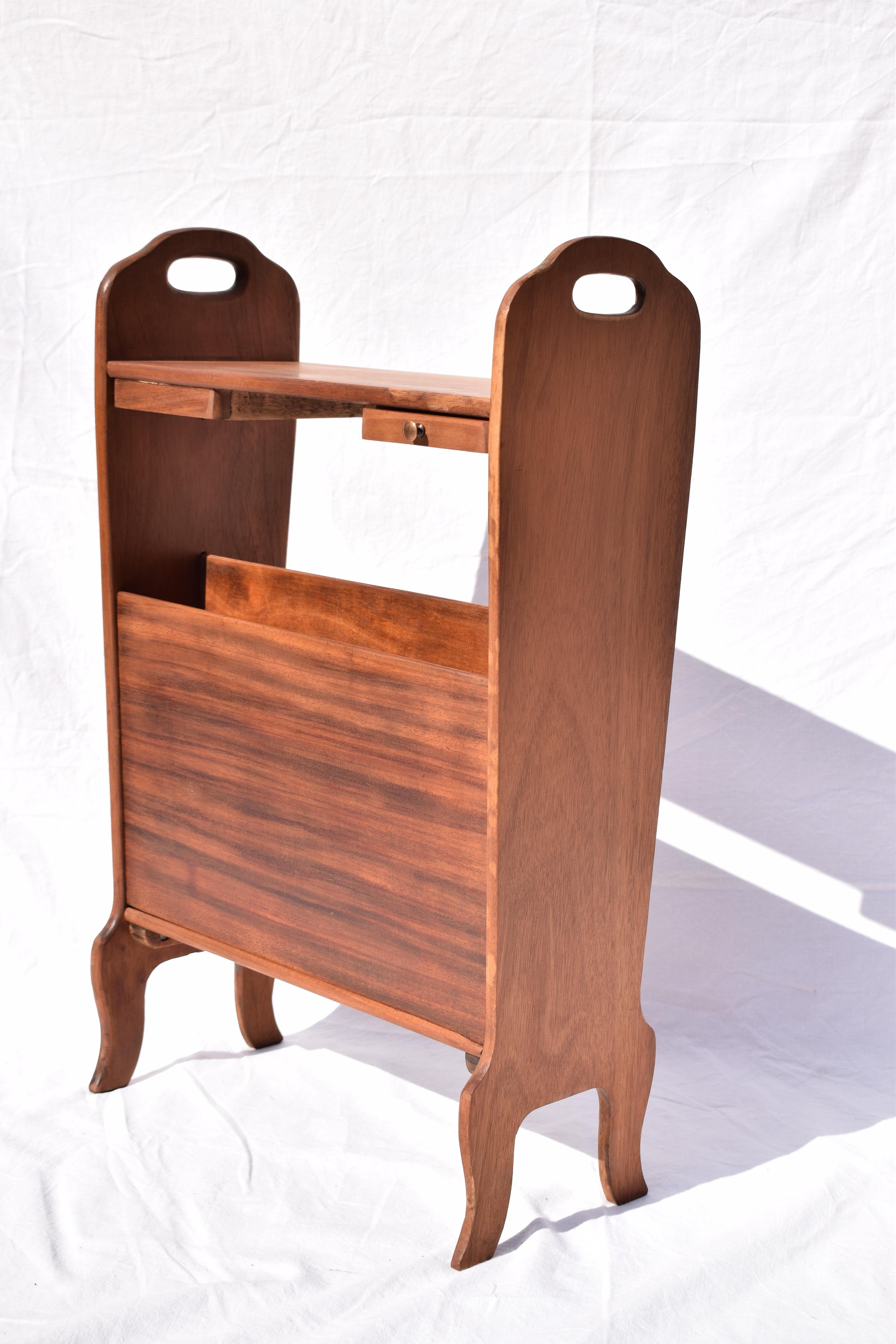 French 1950s Teak Magazine Stand In Good Condition In Vulpellac, Girona