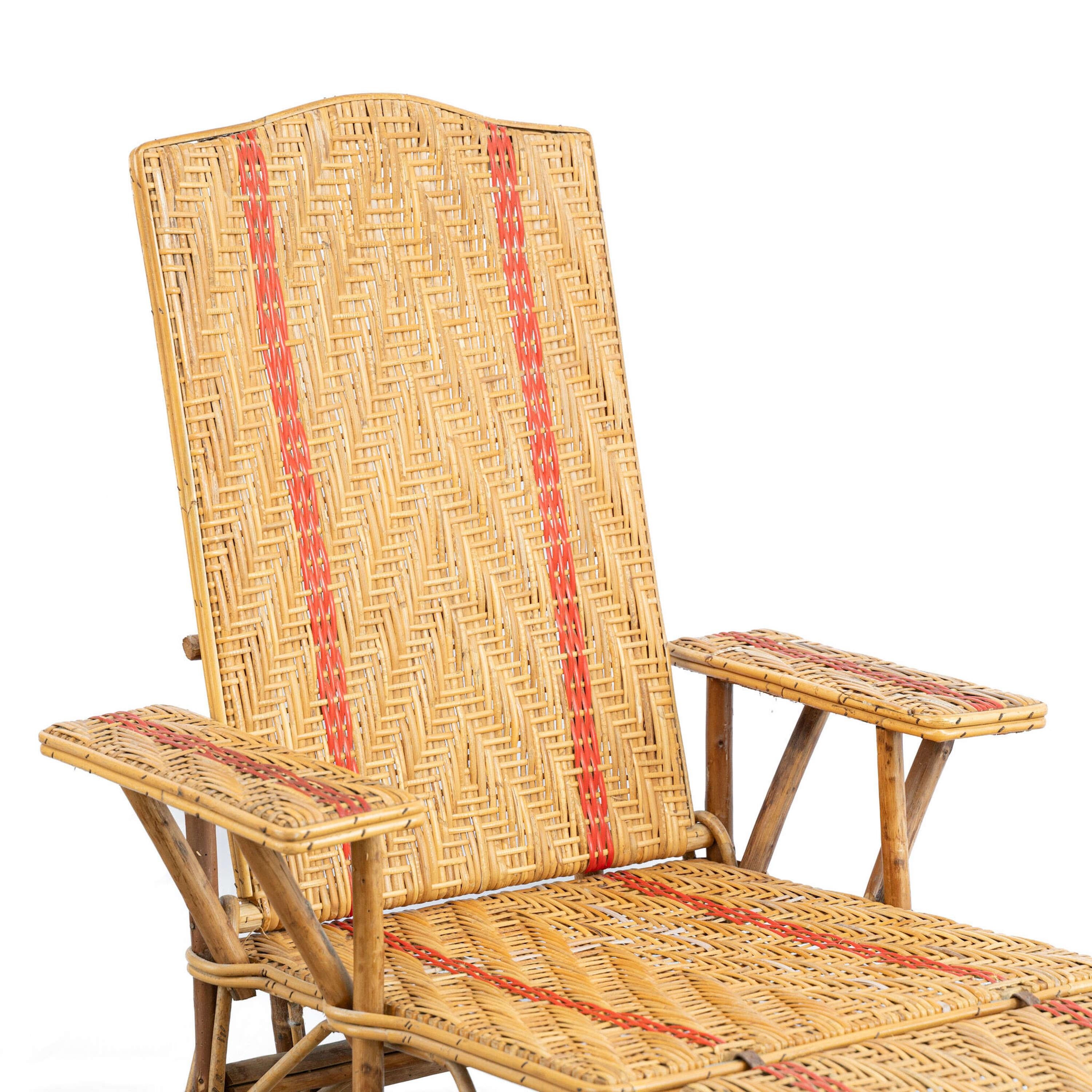 Fatto a mano Un lettino francese in rattan degli anni '50 in vendita