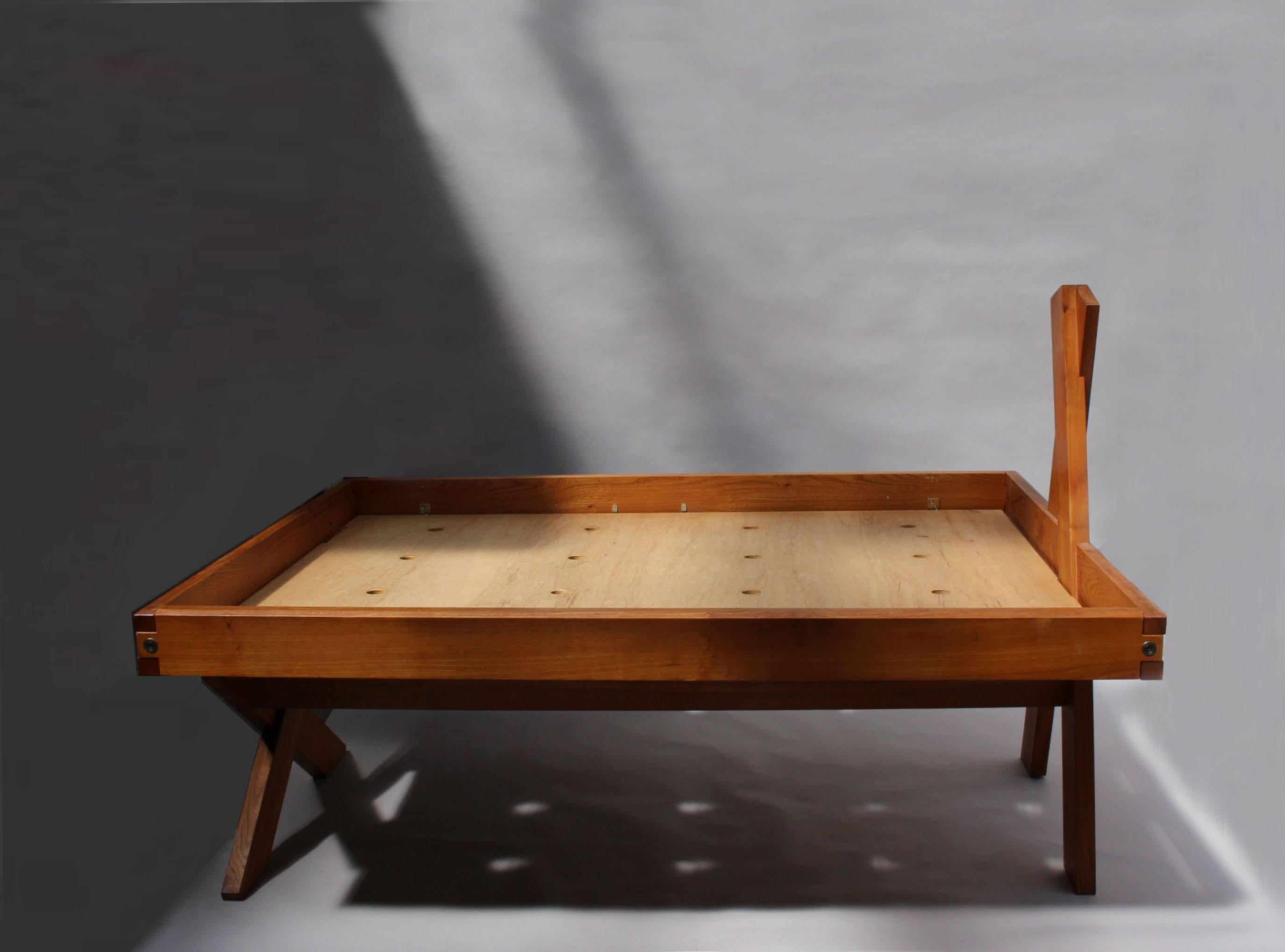 A French 1950's Solid Elm Bed by Pierre Chapo In Good Condition For Sale In Long Island City, NY