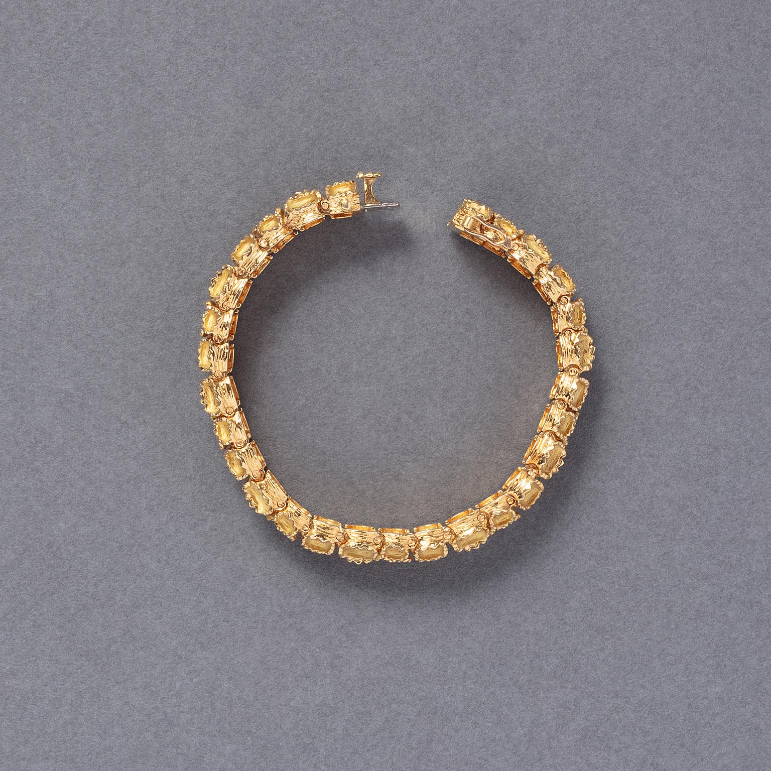 Women's or Men's A French 1970s 18k Gold Bracelet For Sale
