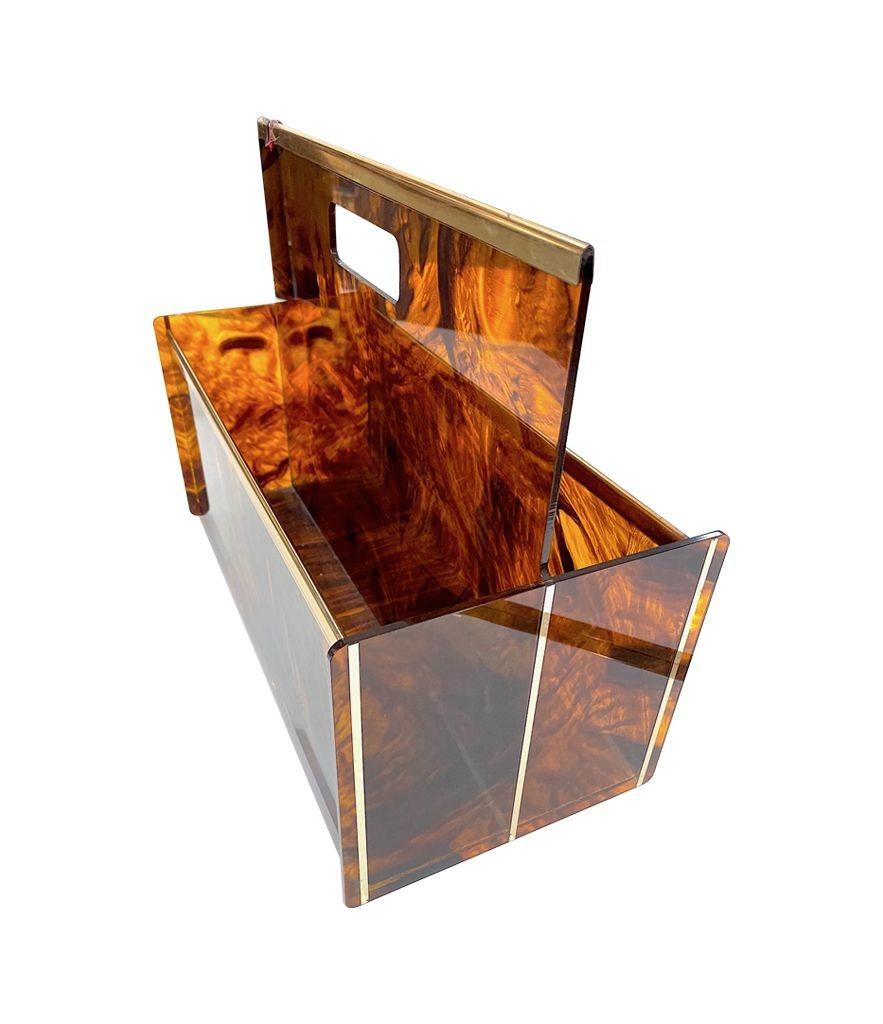 A French 1970s faux tortoiseshell and brass magazine rack by Mercier Freres For Sale 2