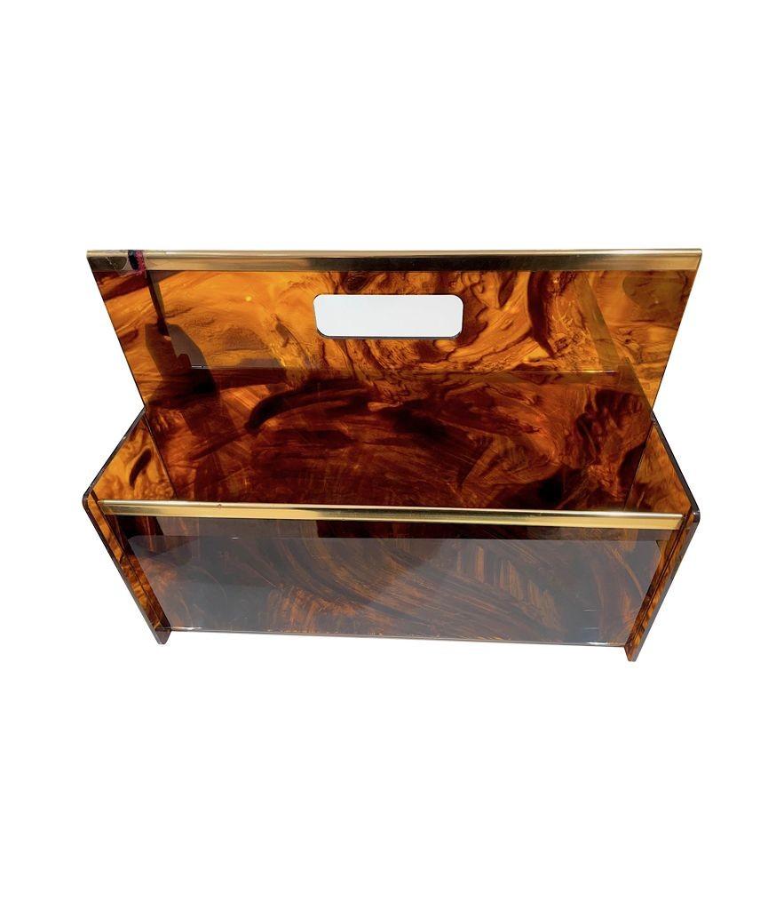 A French 1970s faux tortoiseshell and brass magazine rack by Mercier Freres For Sale 4