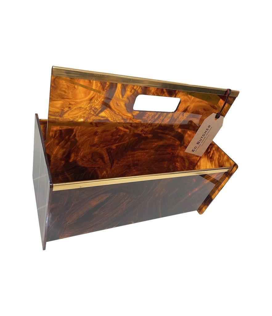 A French 1970s faux tortoiseshell and brass magazine rack by Mercier Freres For Sale 5