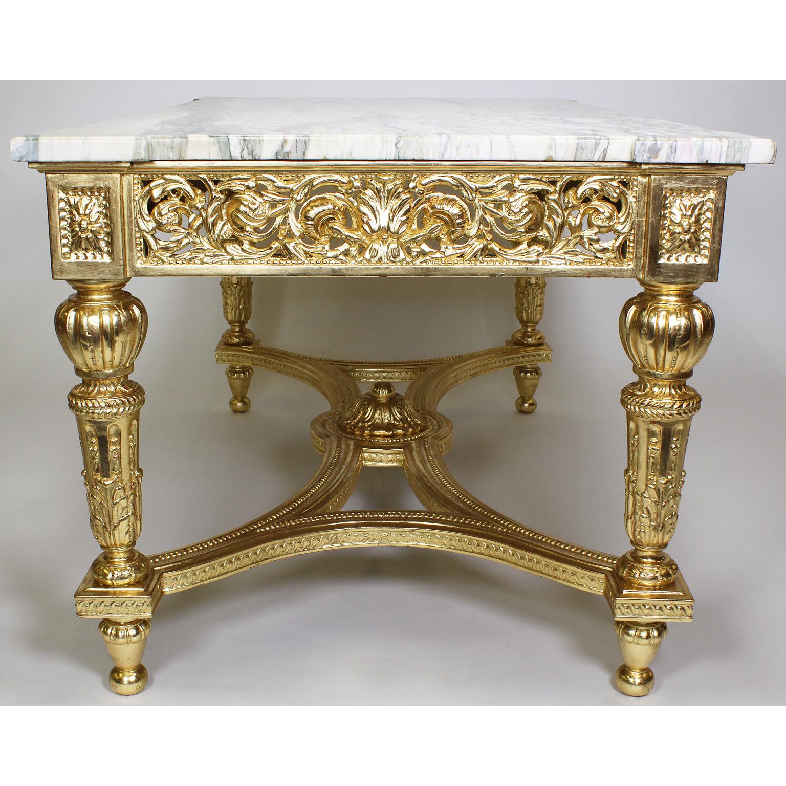 Französisch 19-20. Jahrhundert Louis XVI Stil Giltwood geschnitzt Center Tisch Marmor  im Angebot 4