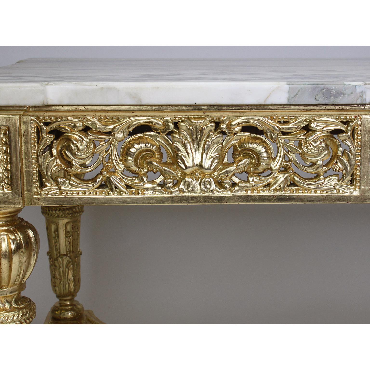 Französisch 19-20. Jahrhundert Louis XVI Stil Giltwood geschnitzt Center Tisch Marmor  (Frühes 20. Jahrhundert) im Angebot