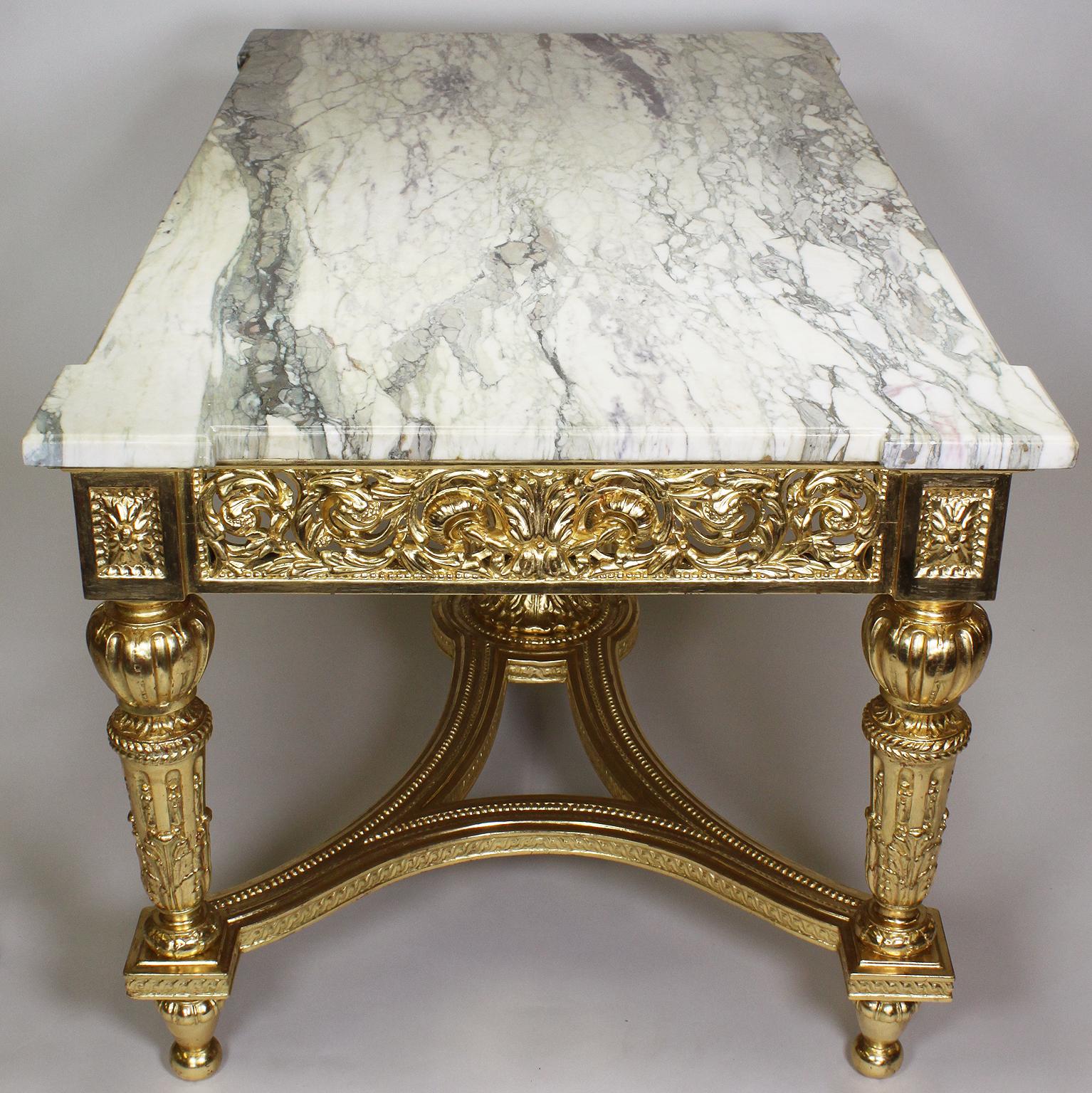 Französisch 19-20. Jahrhundert Louis XVI Stil Giltwood geschnitzt Center Tisch Marmor  im Angebot 3