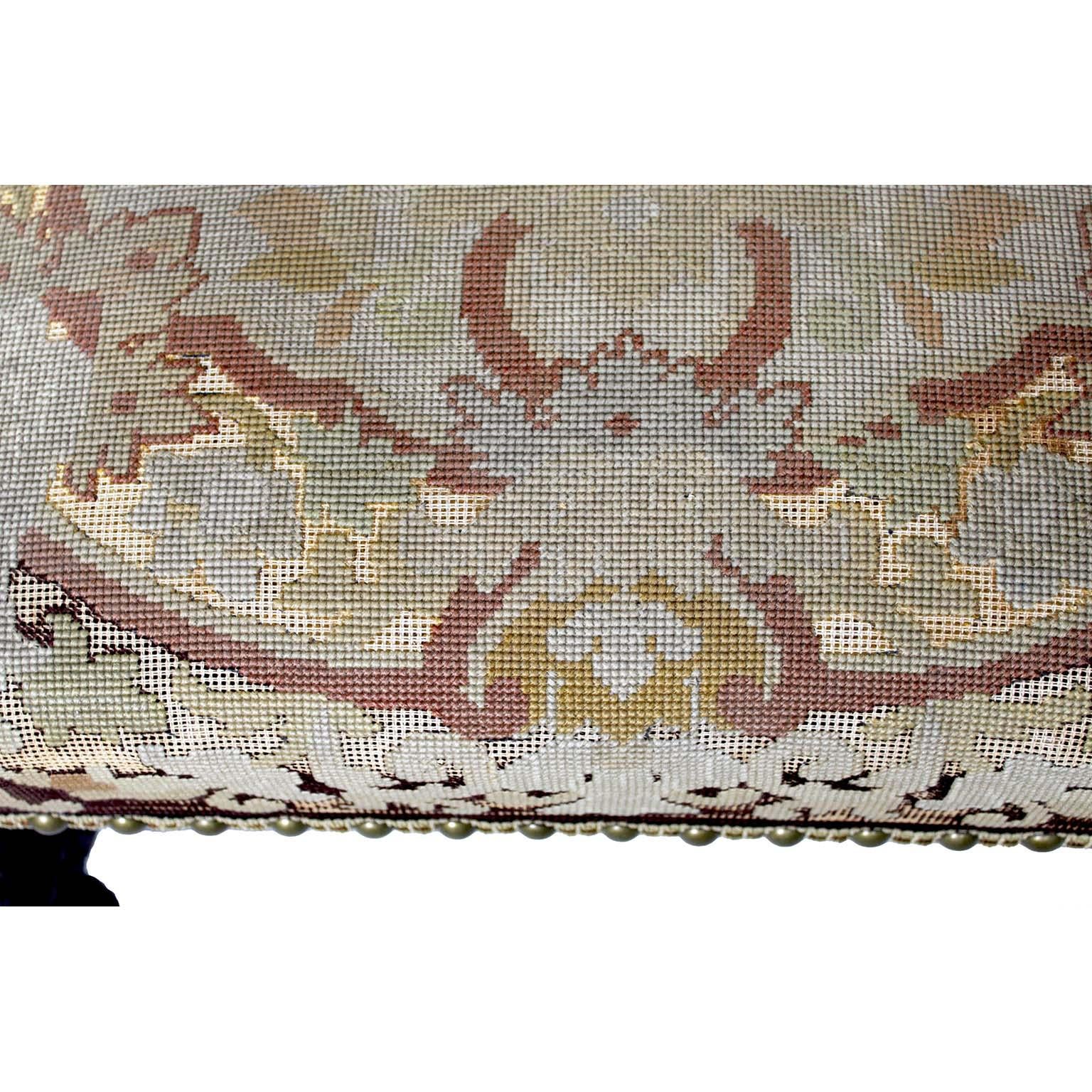 Sillón trono francés del siglo XIX, estilo renacimiento barroco, de nogal tallado con punto de aguja en venta 4