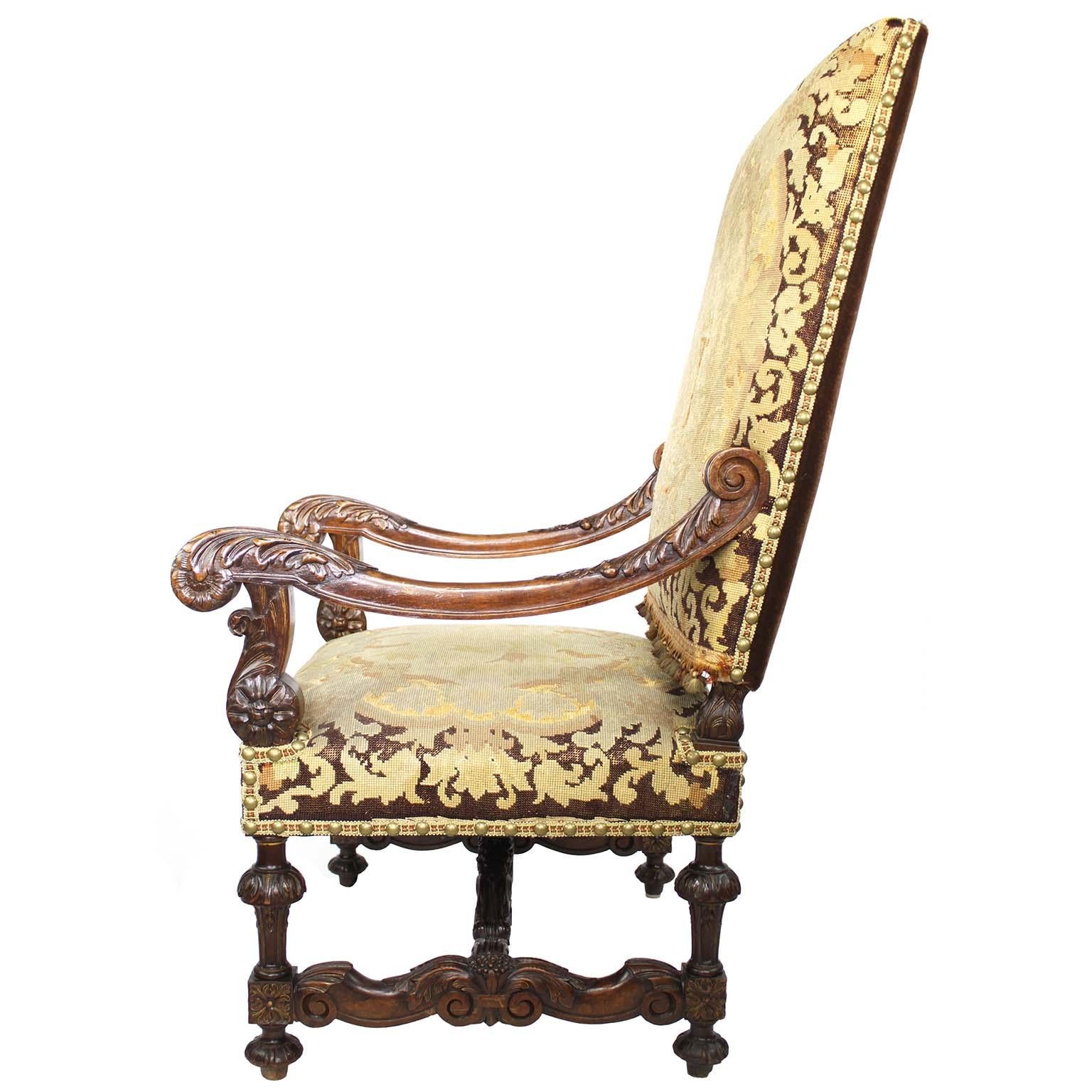 Sillón trono francés del siglo XIX, estilo renacimiento barroco, de nogal tallado con punto de aguja Lana en venta