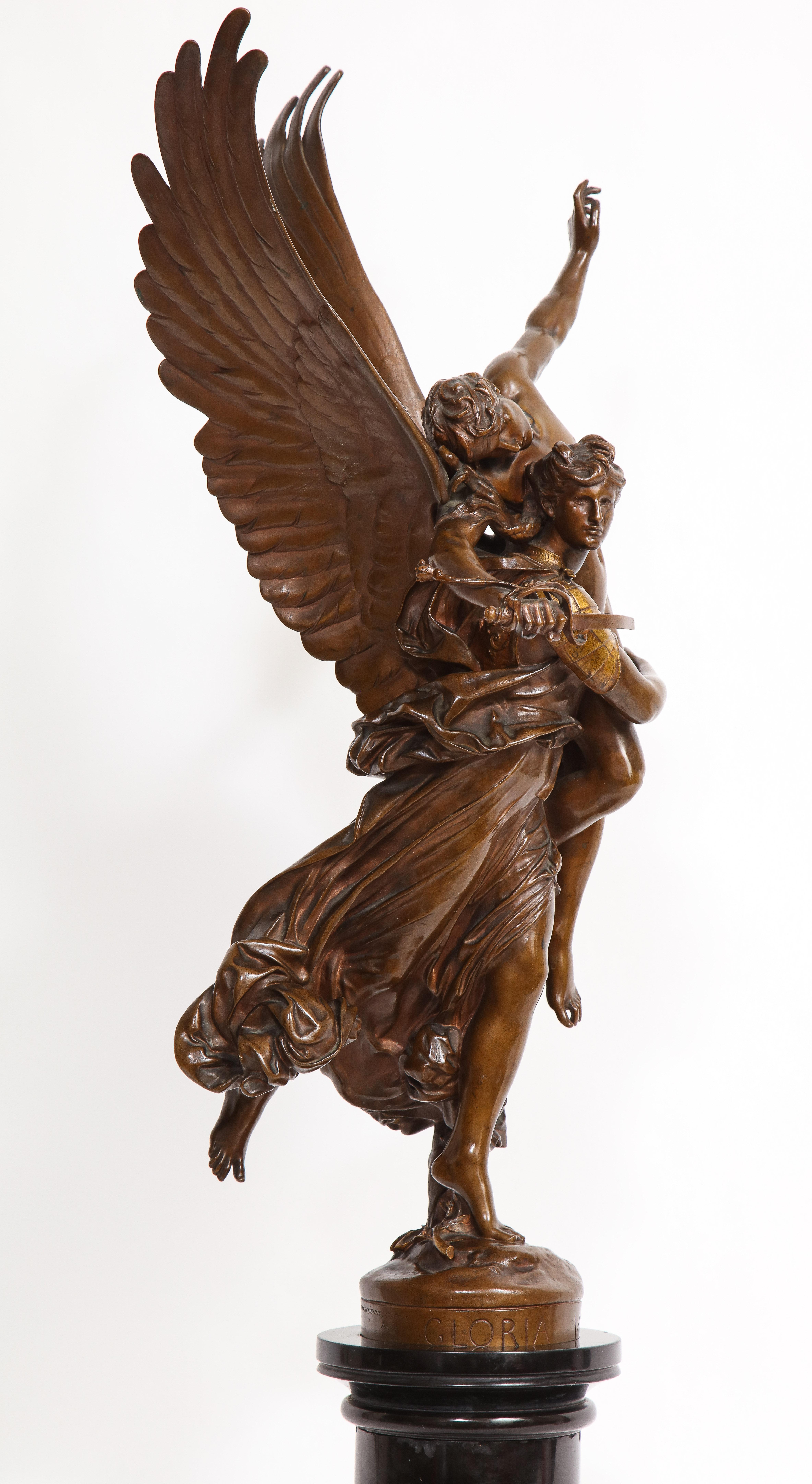 Französische vergoldete und patinierte Bronzegruppe der Gloria Victis aus dem 19. Jahrhundert von A. Mercie im Zustand „Gut“ im Angebot in New York, NY