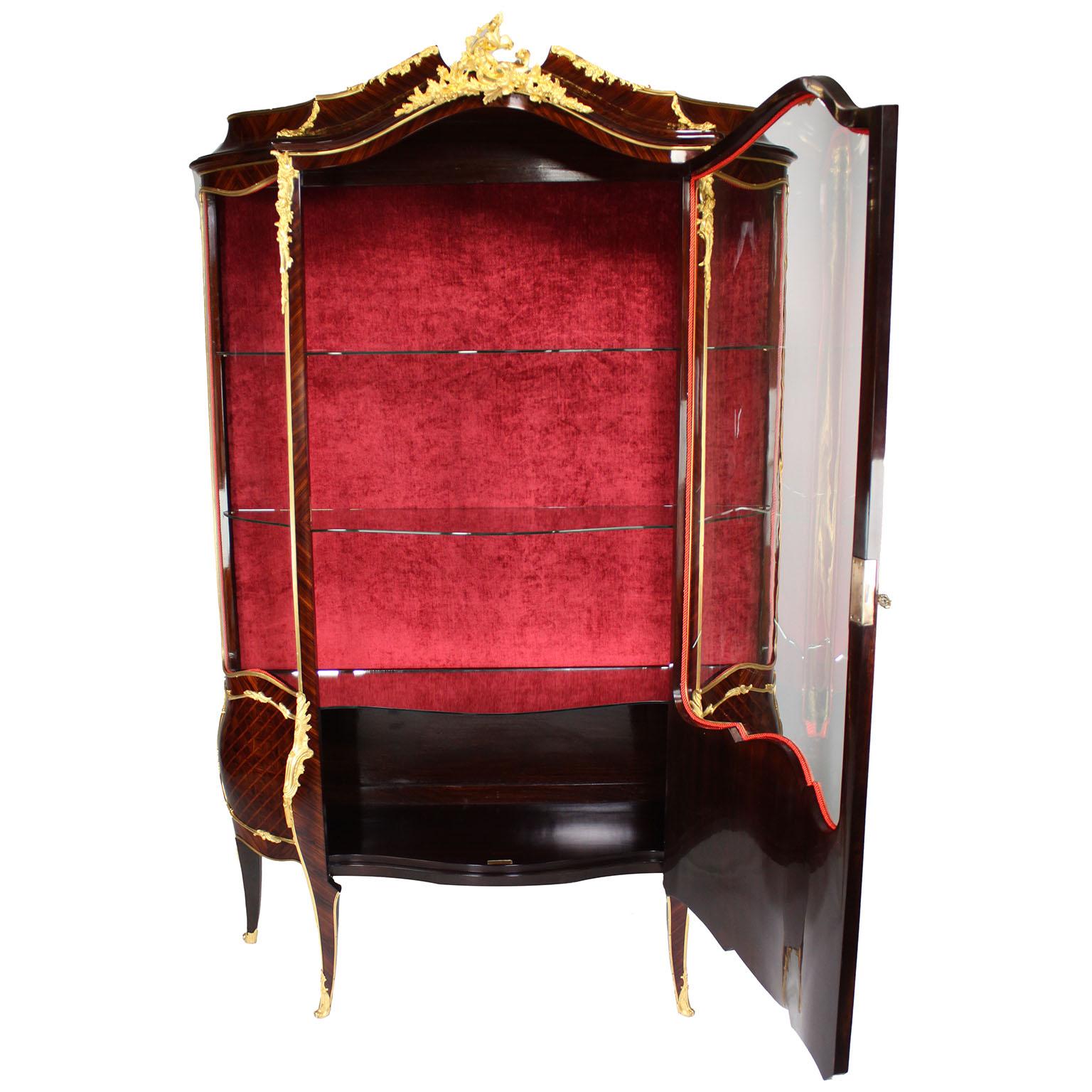 A French Louis XV Style Belle Époque Ormolu Mounted Vitrine, by Alexandre Hugnet For Sale 6