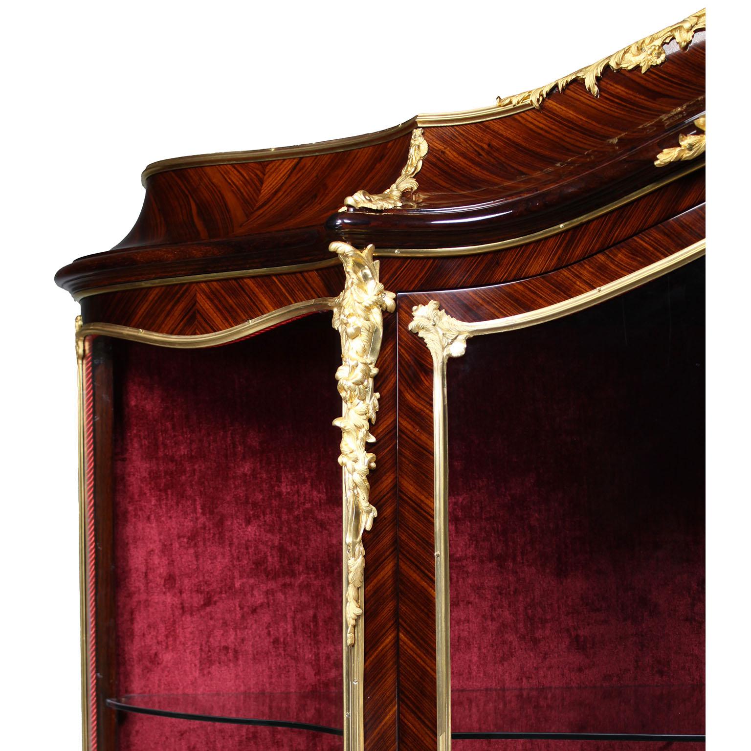 Bronzo Vitrina con montatura in ormolu in stile Luigi XV Belle Époque, di Alexandre Hugnet in vendita