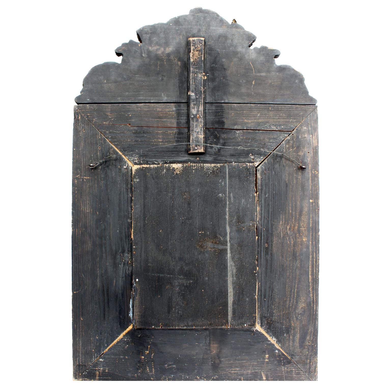 XIXe siècle Cadre de miroir repoussé en laiton doré Hammer, de style baroque français du 19e siècle en vente