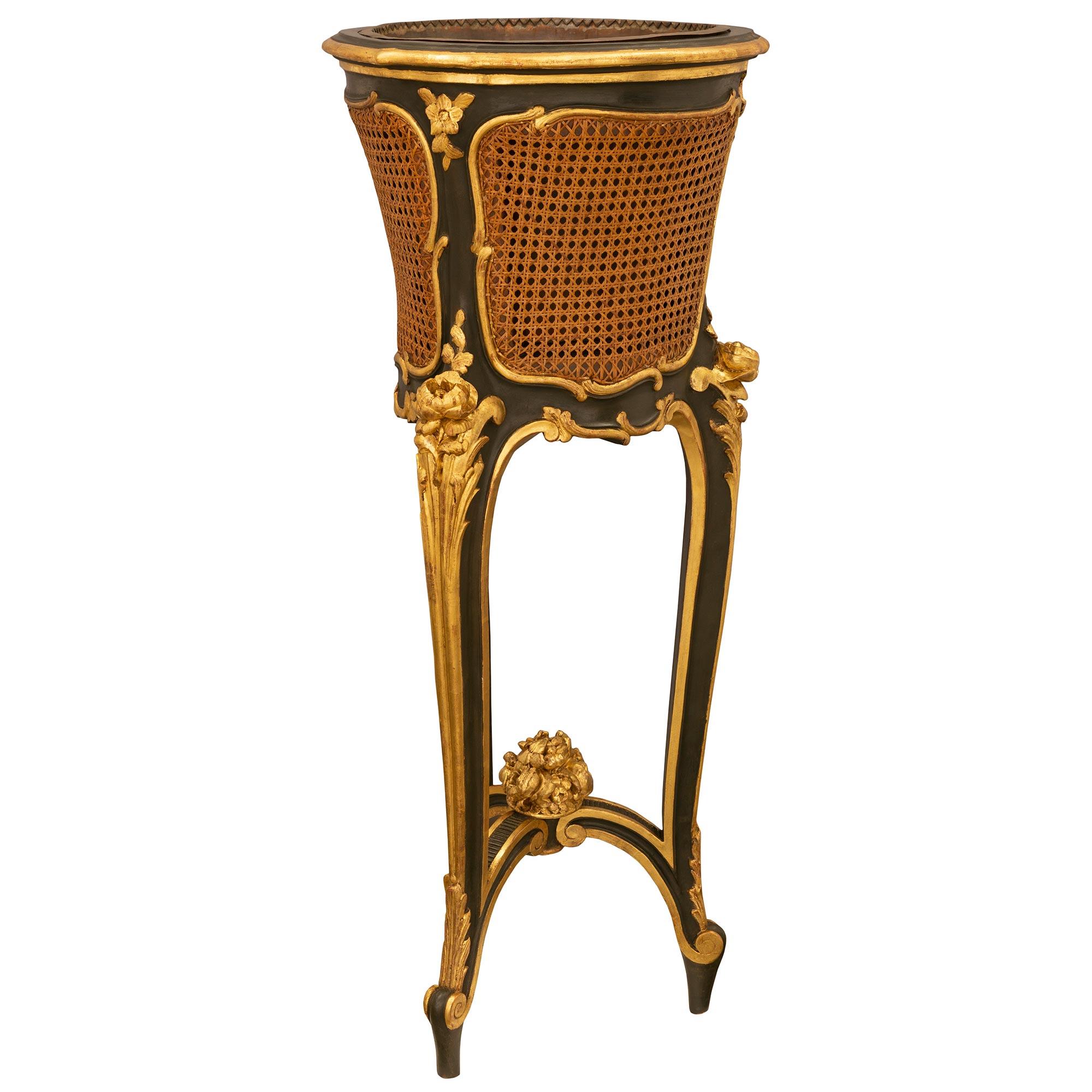 French, 19th Century, Belle Époque Period Polychrome and Giltwood Planter For Sale 1
