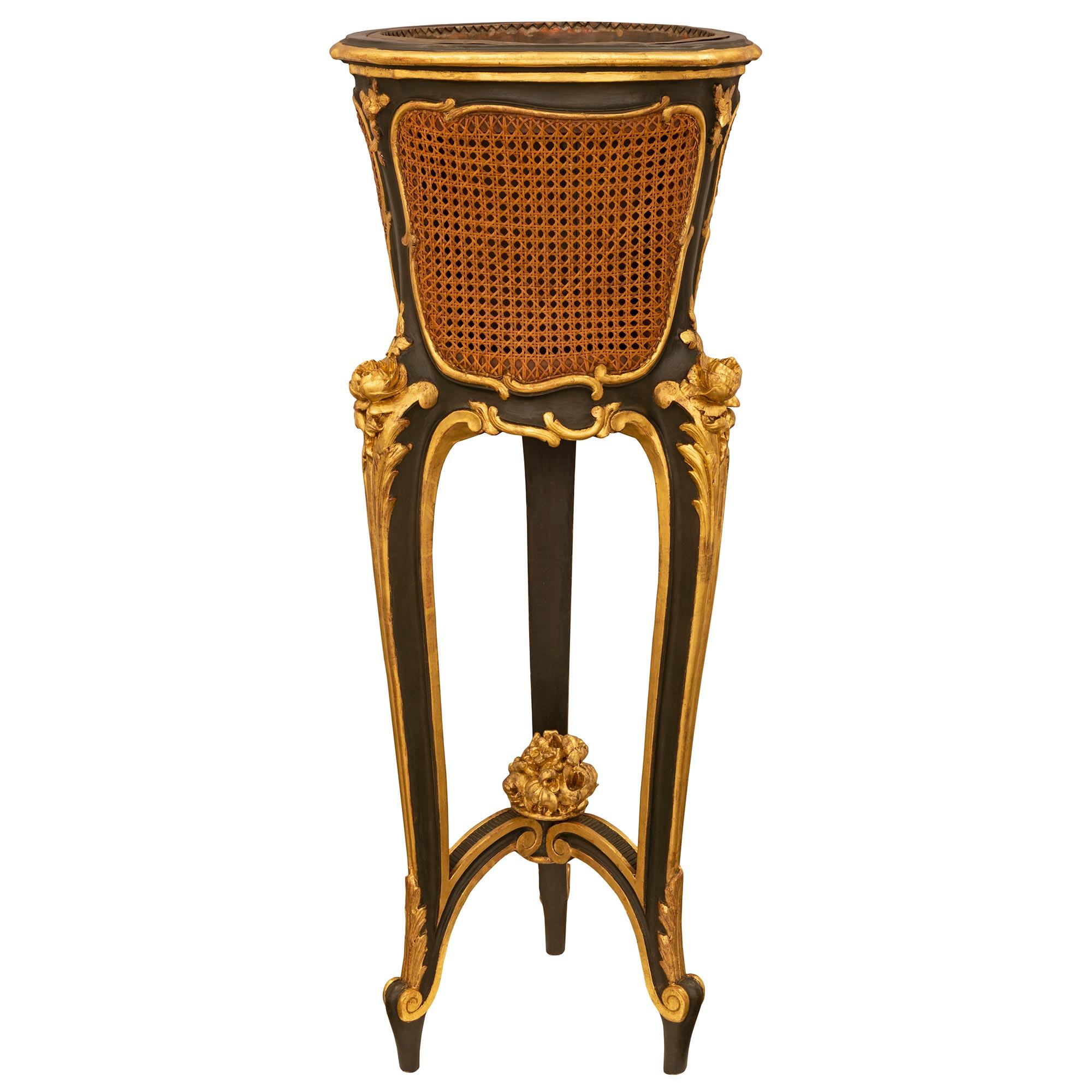 French, 19th Century, Belle Époque Period Polychrome and Giltwood Planter For Sale 2