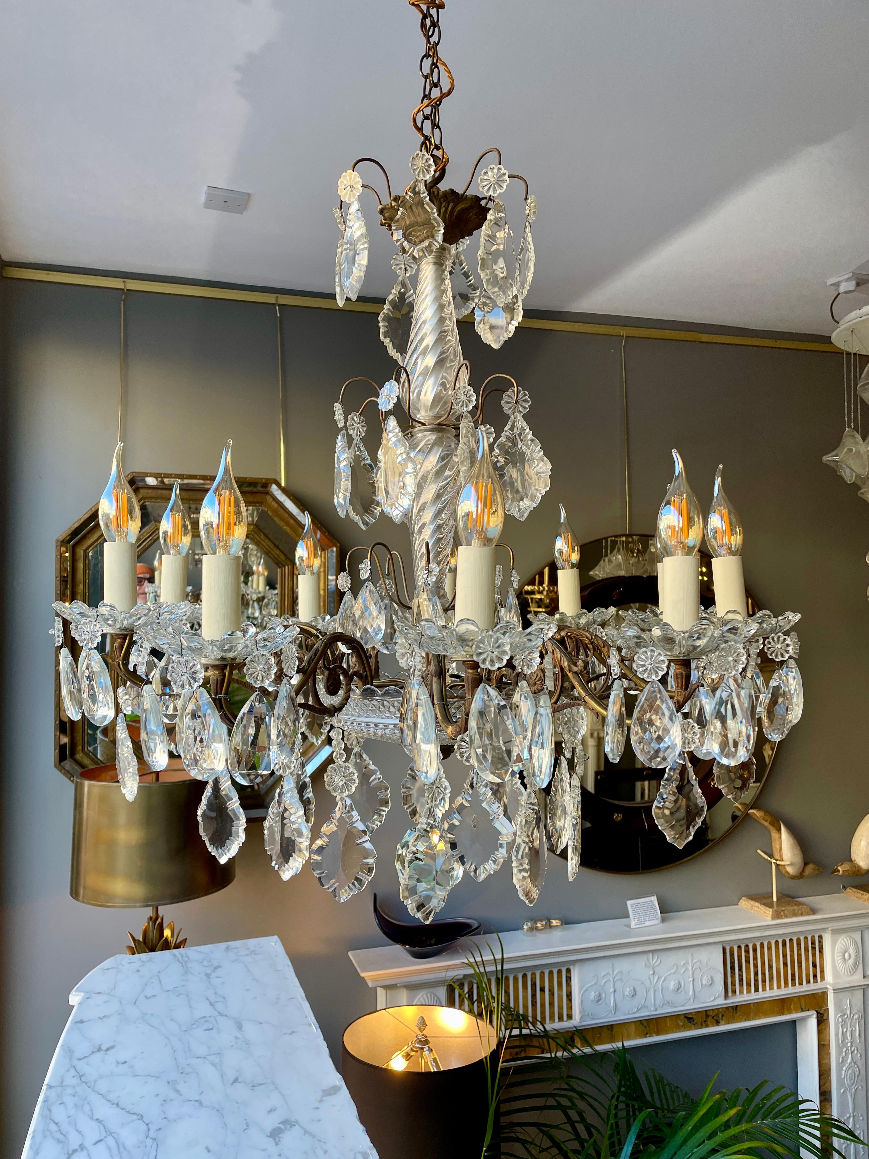 French 19th Century Bronze and Crystal Chandelier For Sale 1