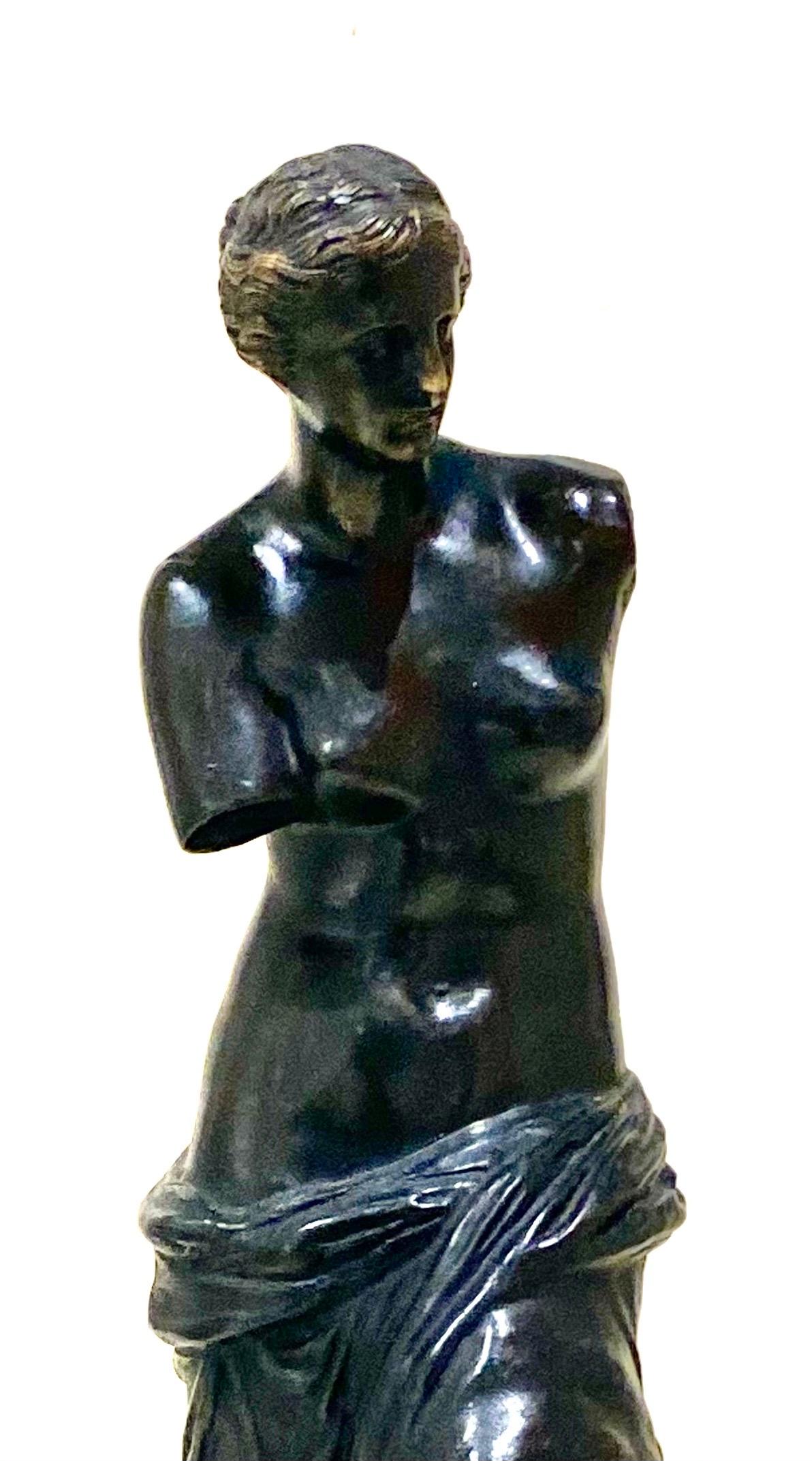 Figure de Vénus de Milo en bronze du XIXe siècle en vente 3