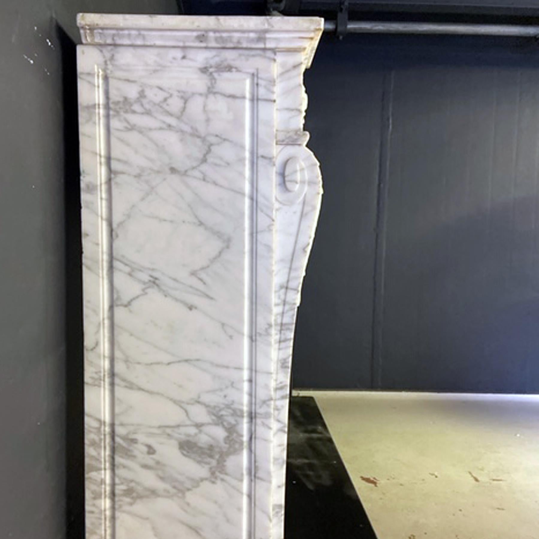 French 19th Century Carrara Marble Chimneypiece in the Louis XVI Manner In Good Condition In Bagshot, GB