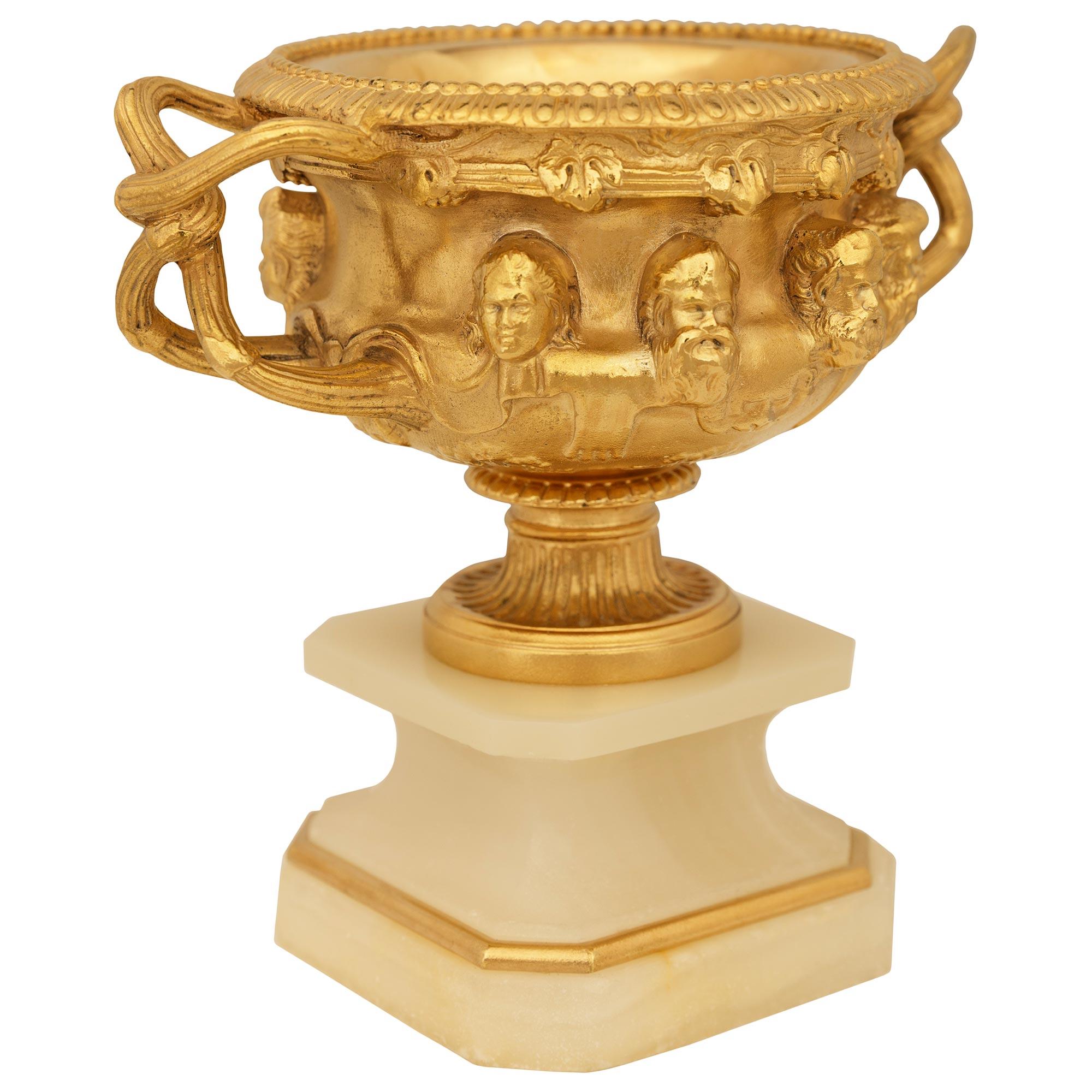 A French 19th century Grand Tour Period Onyx and Ormolu Warwick vases In Good Condition For Sale In West Palm Beach, FL