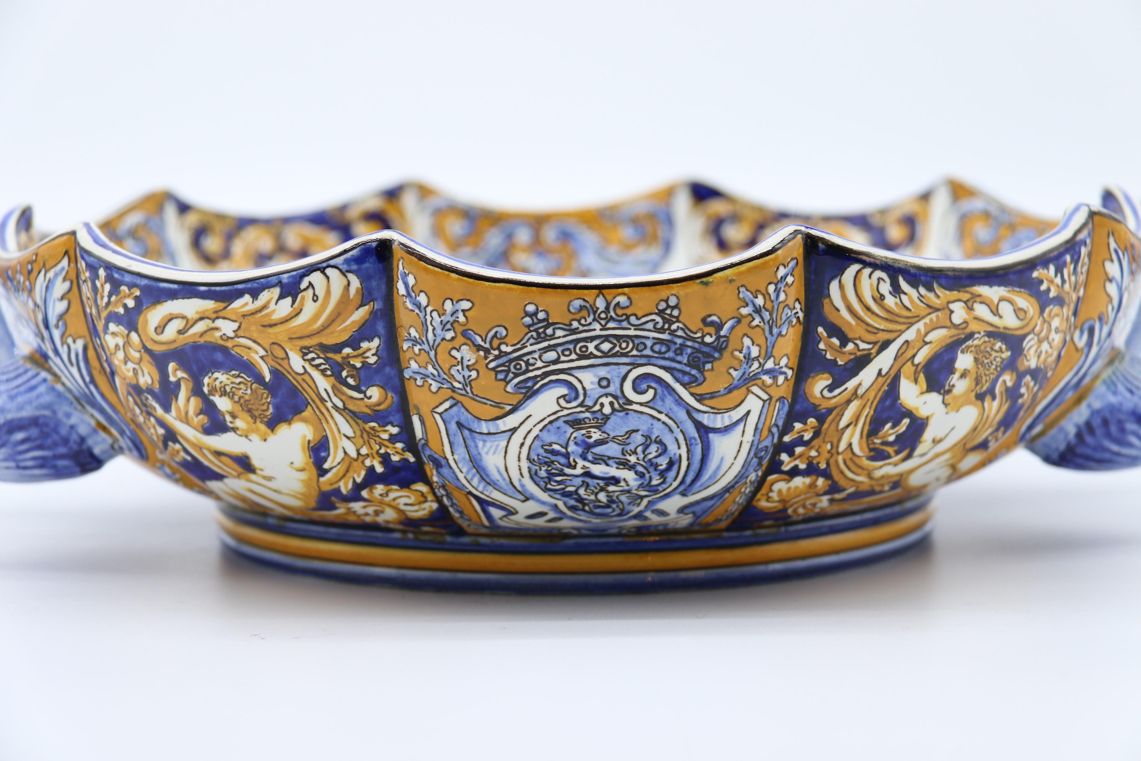 A French 19th century hand painted majolica dish from the Gien factory C 1875 For Sale 3