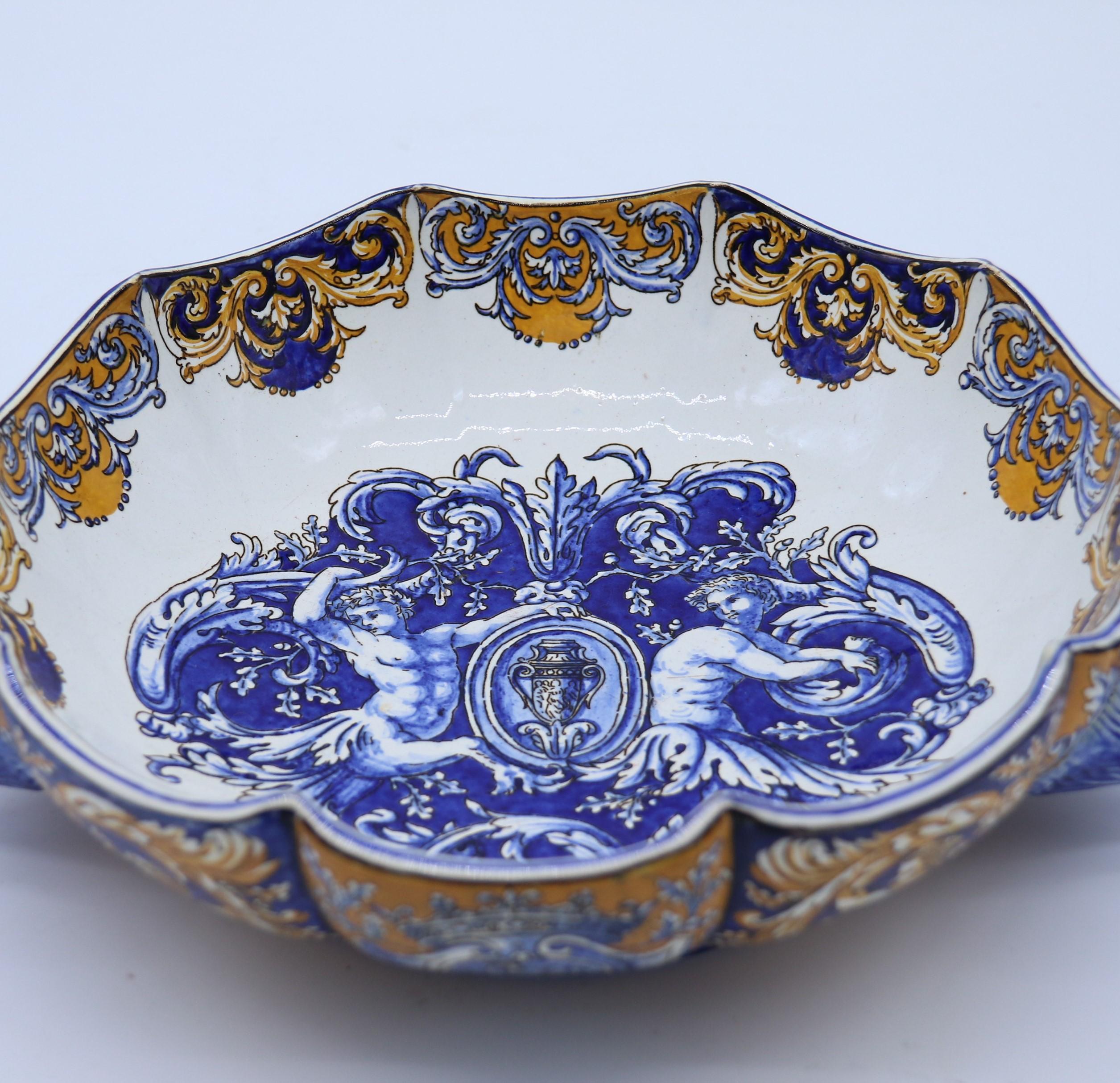 A French 19th century hand painted majolica dish from the Gien factory C 1875 For Sale 2