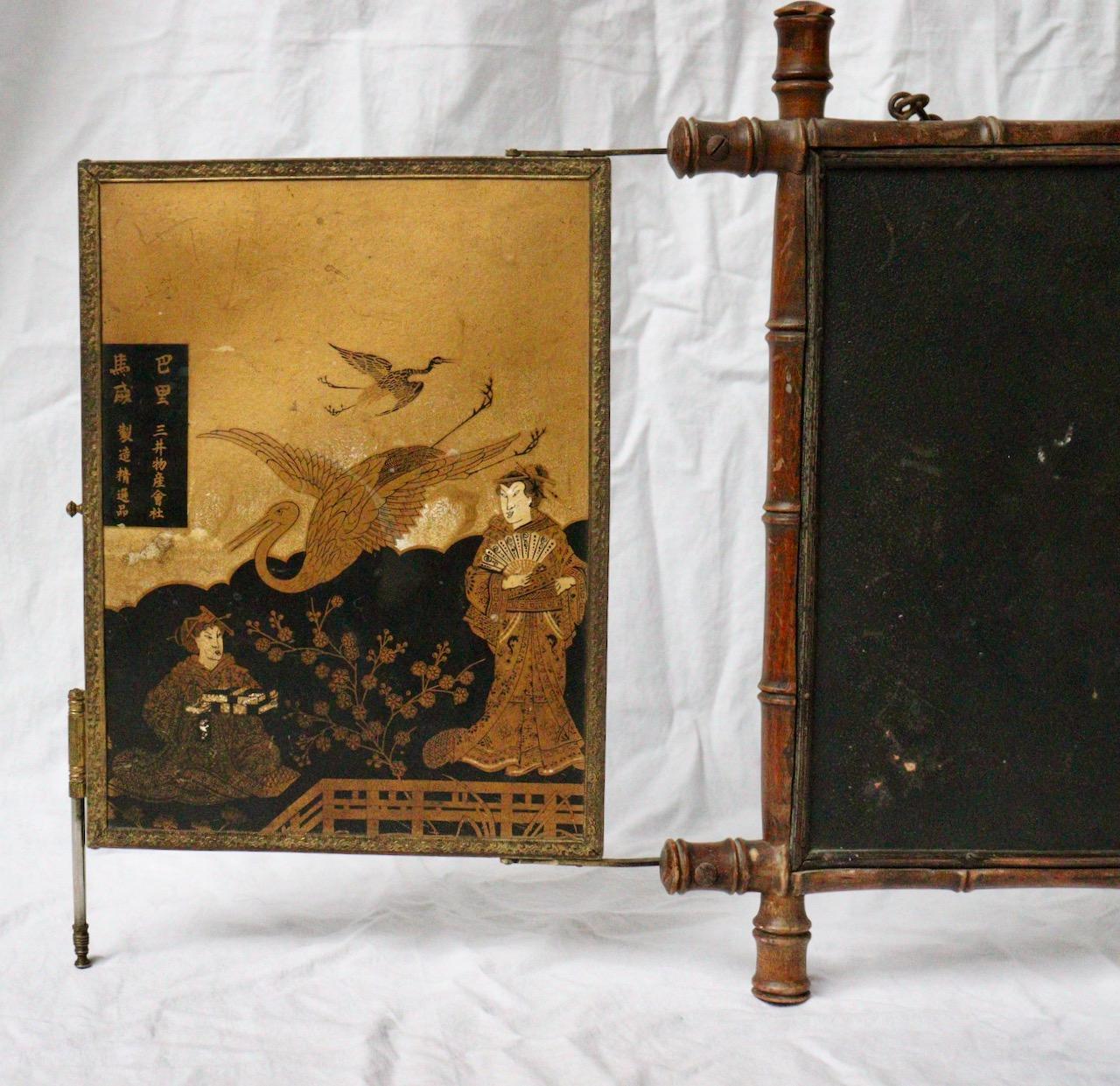 A French 19th century Japonisme bamboo hanging Triptyque mirror
Decorated with two fine Japanese lacquered panels in bronze frames and opening with three mirrors in triptyque.
Stamped J.B Breveté
Circa 1890
Dimensions opened : H 27 cm L 69 cm P