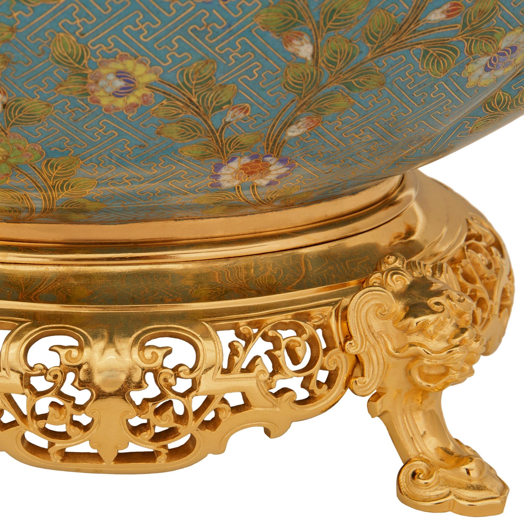 Vase/vase en cloisonné et bronze doré de style Japonais du 19ème siècle en vente 1