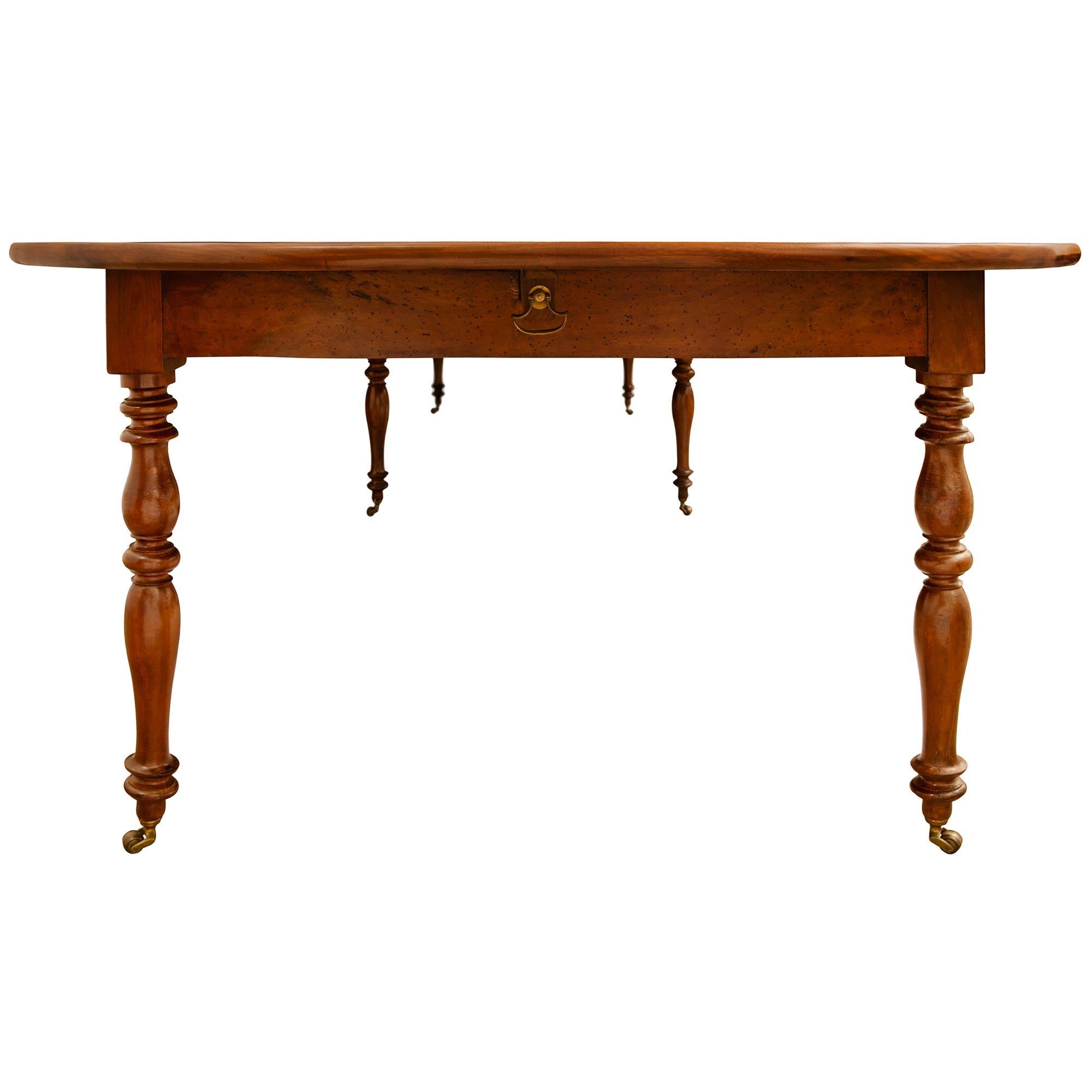 Table de salle à manger en noyer de style Louis Philippe du XIXe siècle Bon état - En vente à West Palm Beach, FL