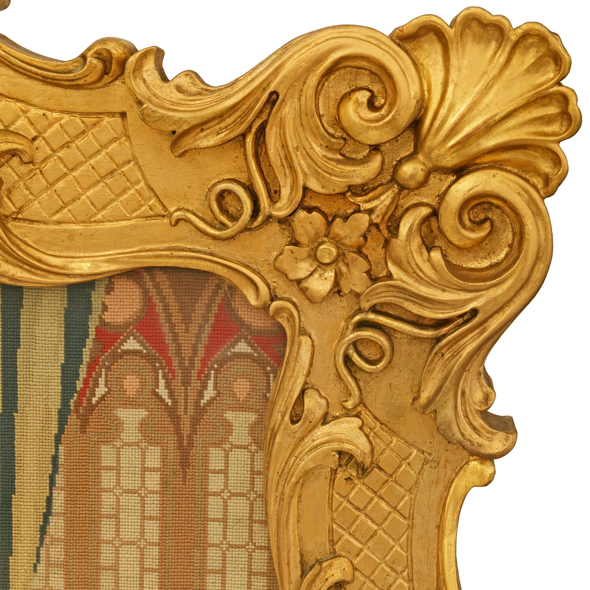 Lana Paravento francese del XIX secolo di stile Luigi XIV in legno dorato e punto d'aghi in vendita