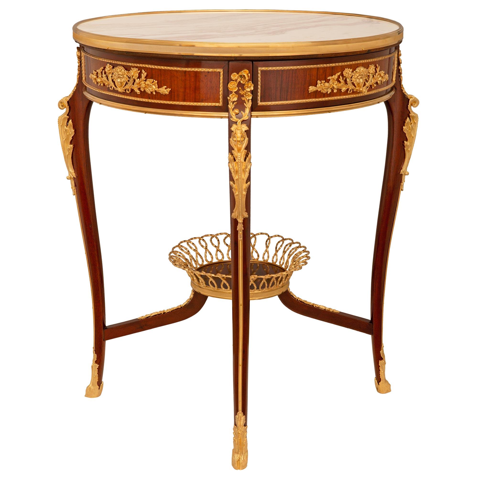 Table d'appoint en bois de roi, d'époque Louis XV ou Belle Époque, du XIXe siècle. Bon état - En vente à West Palm Beach, FL