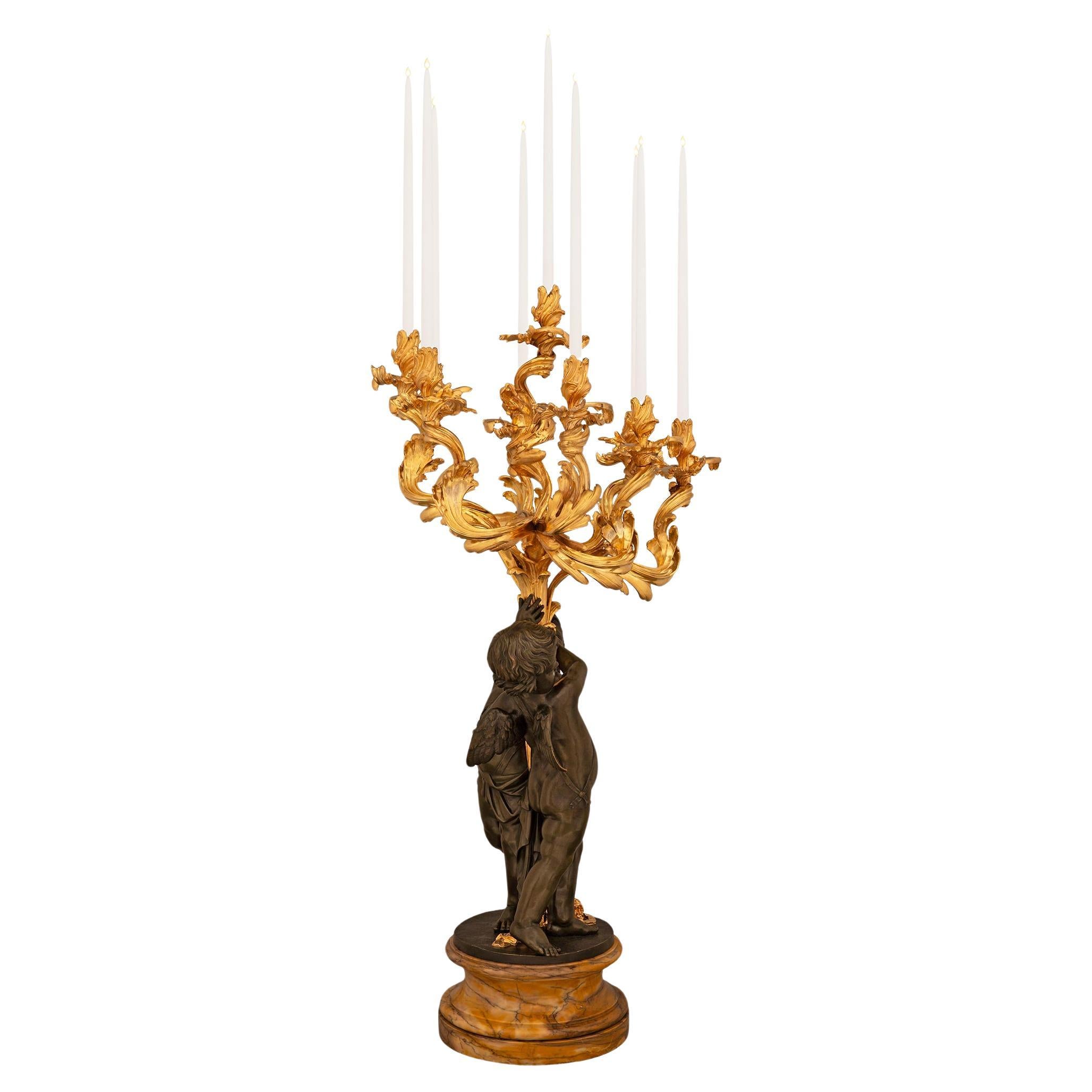 Francese Candelabro francese del XIX secolo in stile Luigi XV Belle Époque patinato in vendita