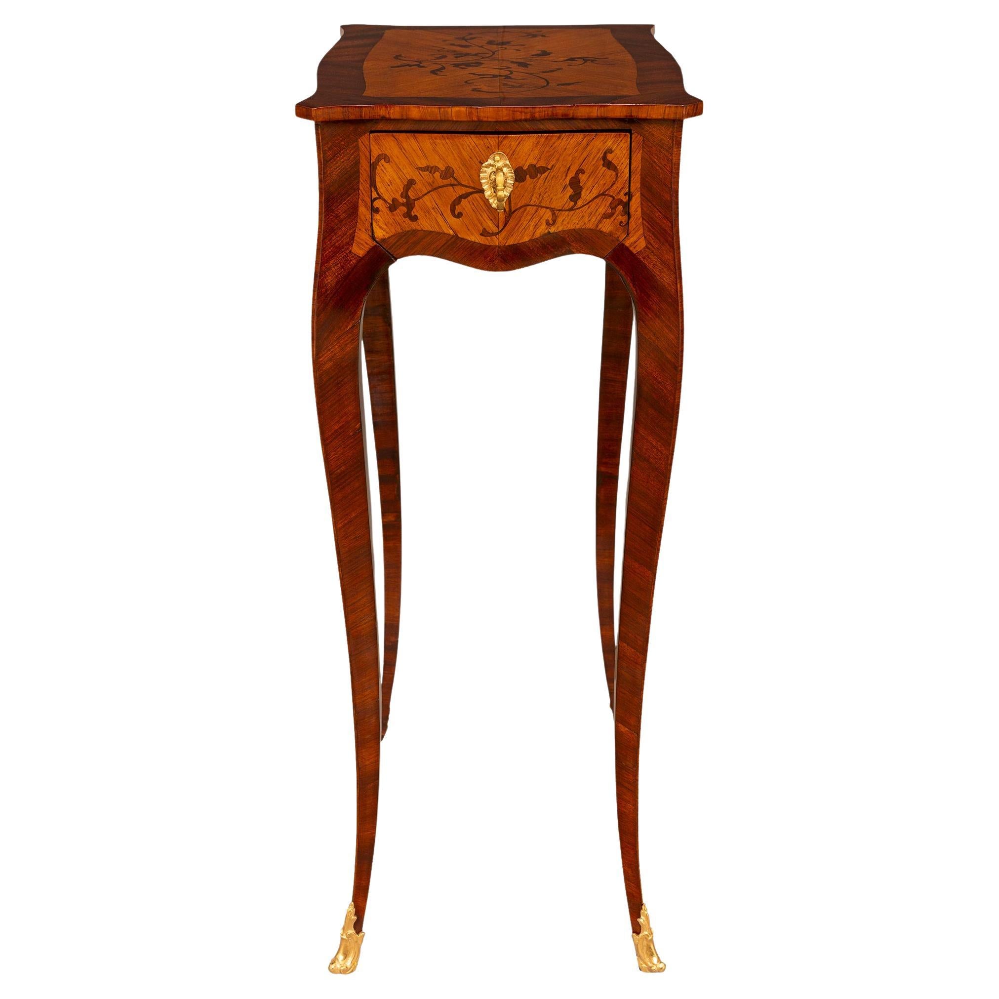 Table d'appoint en bois de roi, tulipier et bronze doré de style Louis XV du 19e siècle français