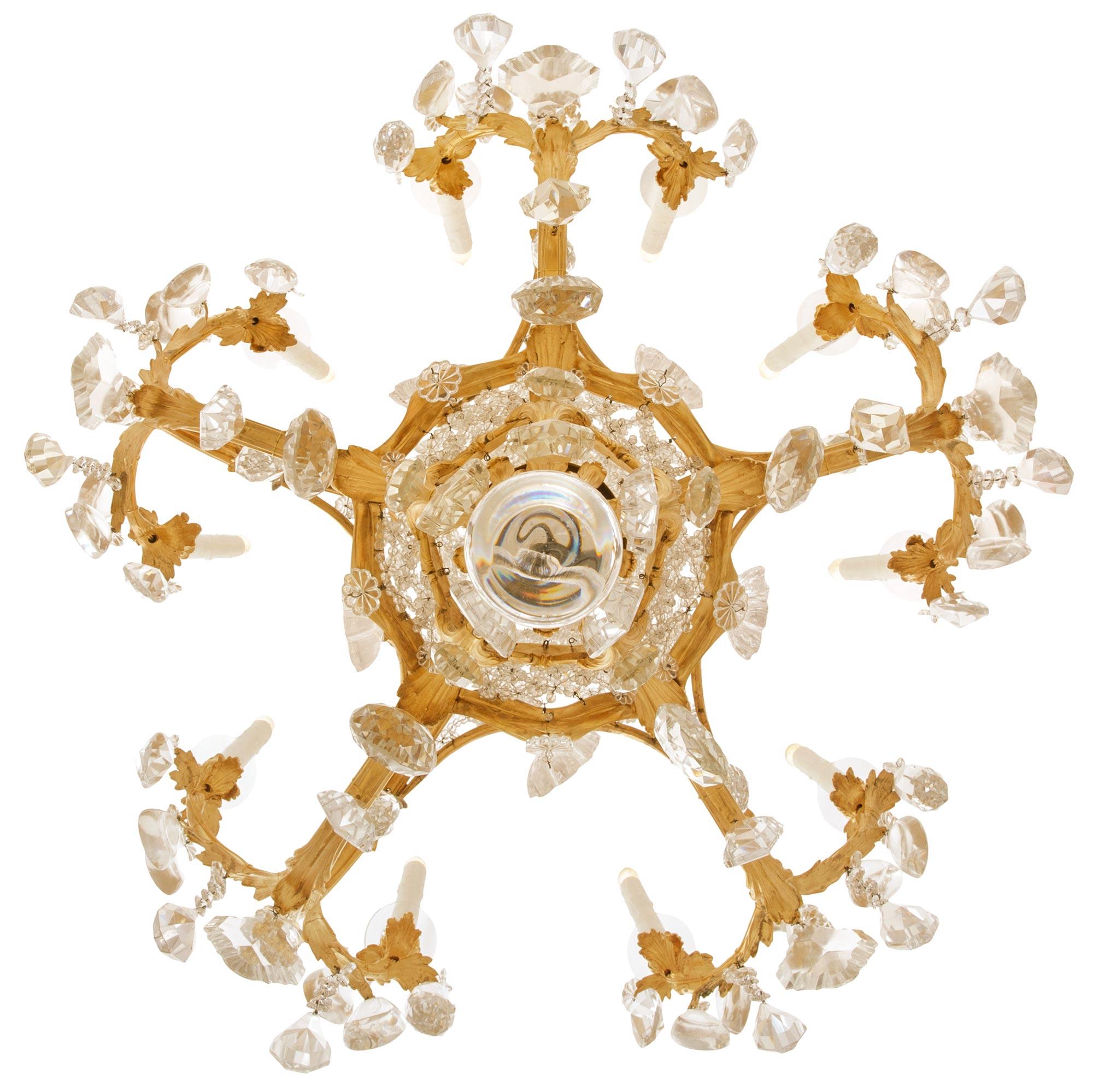 Lámpara de araña francesa del siglo XIX de estilo Luis XV, de Ormolu y cristal de Baccarat en venta 5
