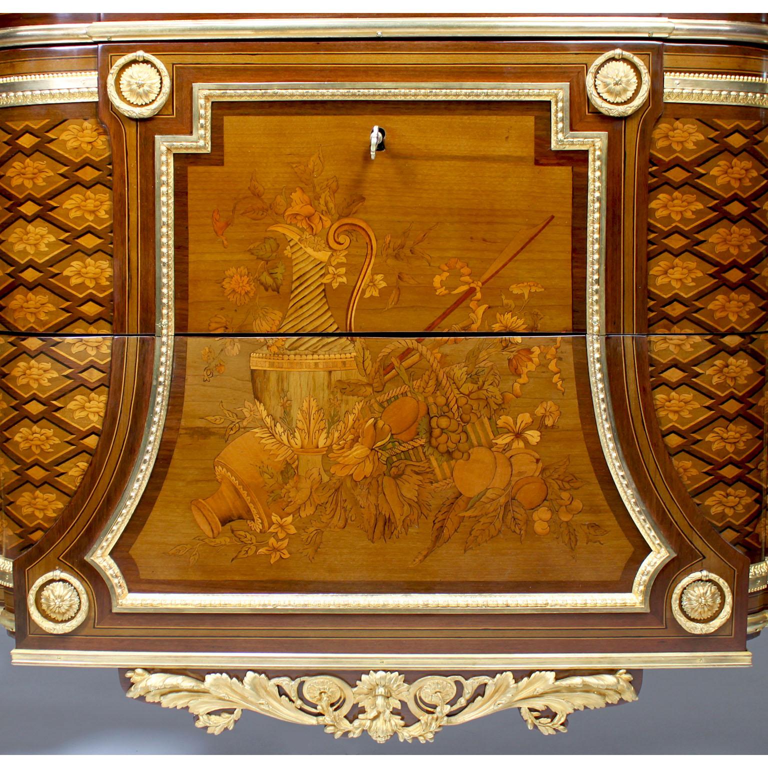 Französisch 19. Jahrhundert Louis XV-XVI Ormolu montiert Marqueterie Kommode Marmorplatte (Vergoldet) im Angebot