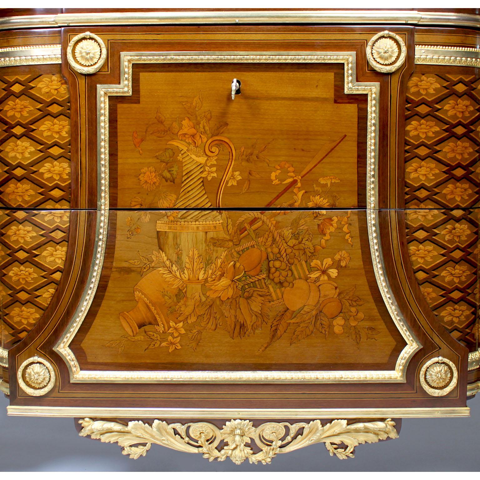 Francese Commode francese del XIX secolo Luigi XV-XVI con piano in marmo e intarsio montato ad ormoluce in vendita