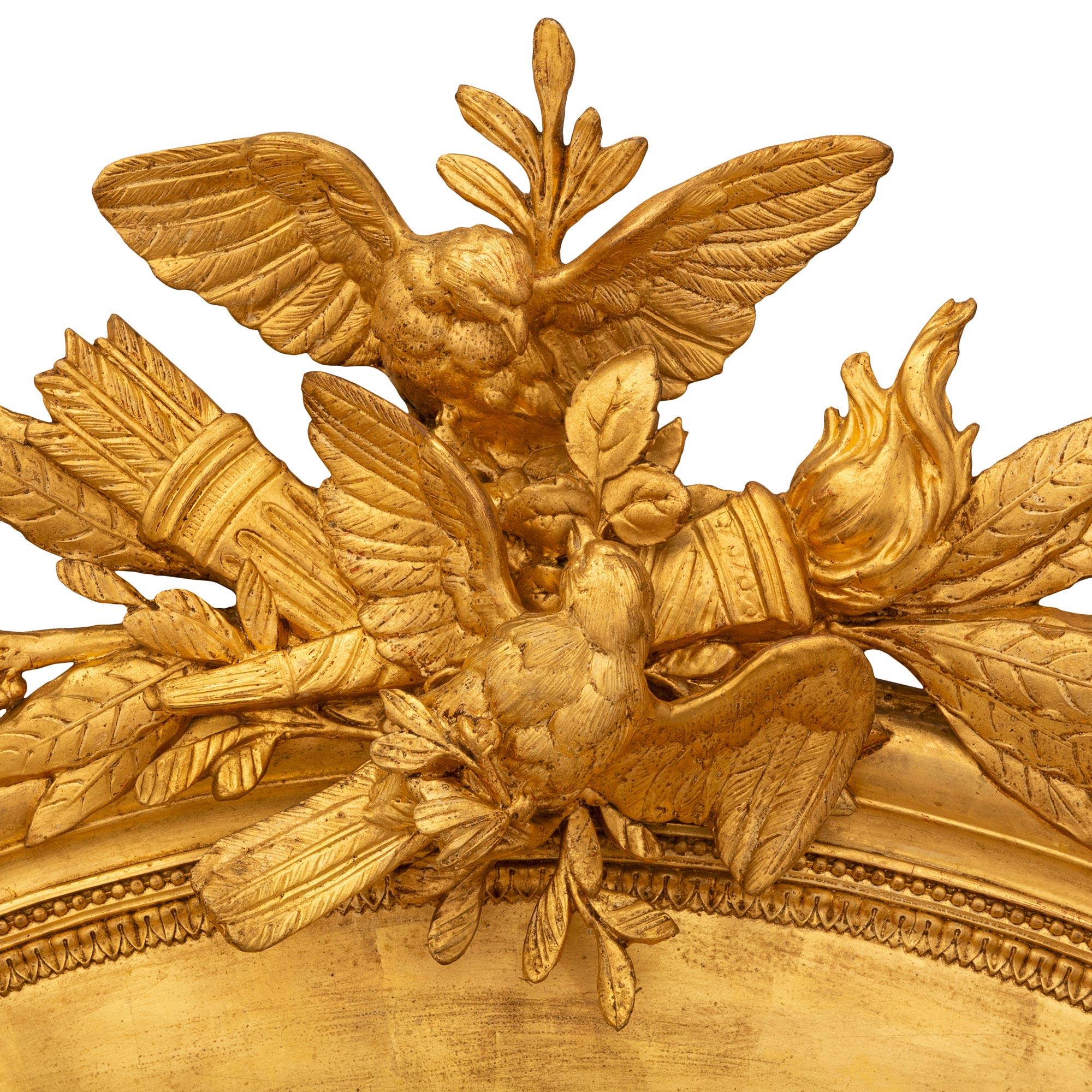 Bois doré Miroir en bois doré de style Louis XVI du XIXe siècle en vente