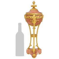 Urne en bronze doré et onyx de style Louis XVI du XIXe siècle