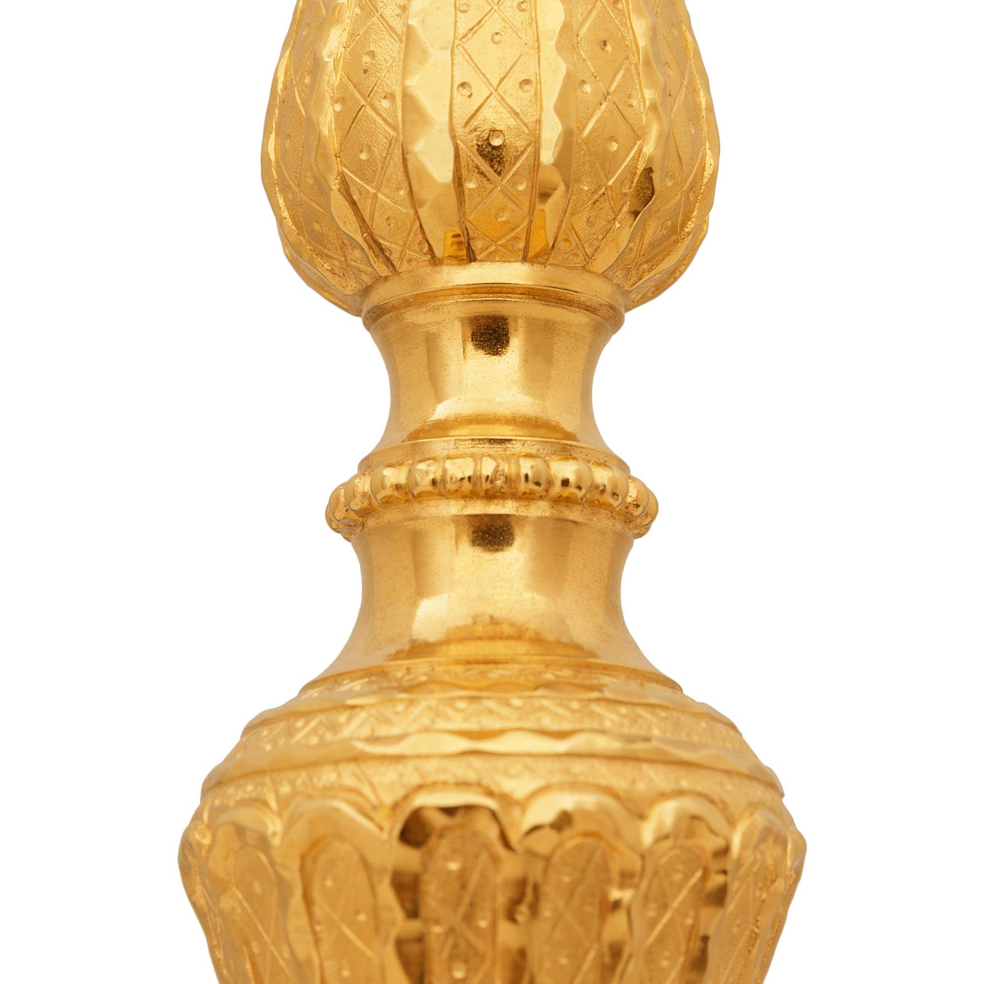 Französische Ormolu-Lampe aus dem 19. Jahrhundert (Ludwig XVI.) (Goldbronze) im Angebot