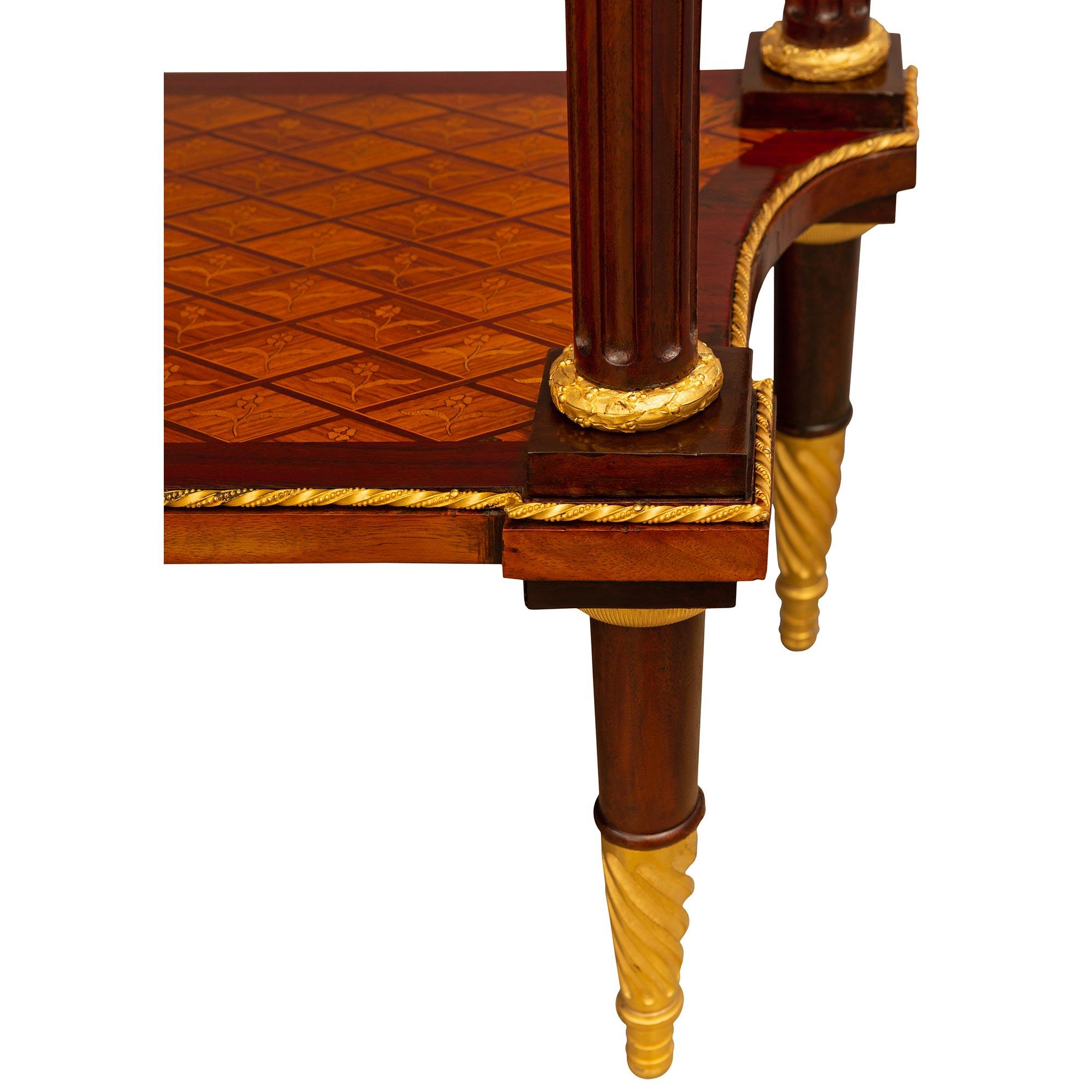 Consola de mármol de caoba tulipwood ormolu estilo Luis XVI del siglo XIX francés en venta 3