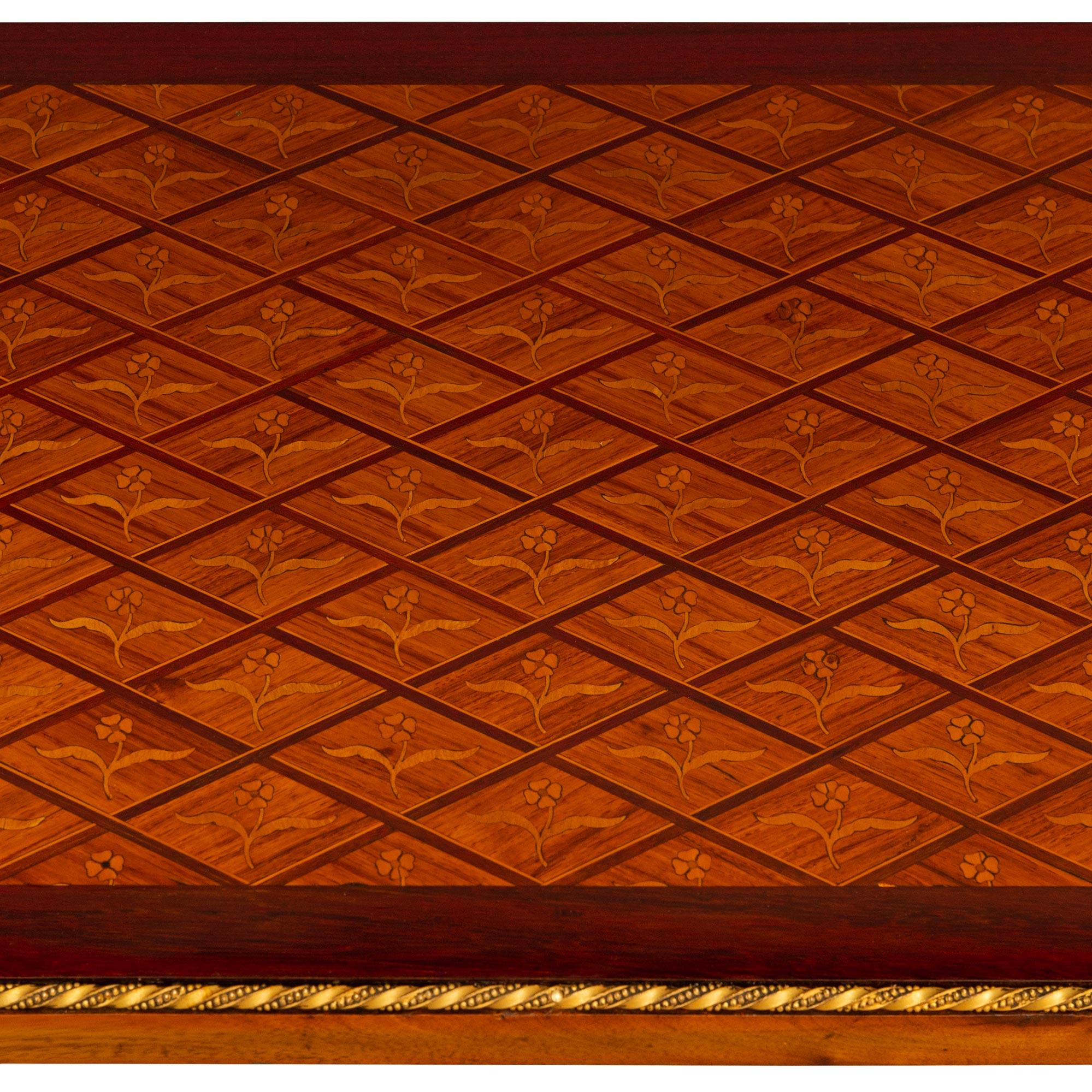 Consola de mármol de caoba tulipwood ormolu estilo Luis XVI del siglo XIX francés en venta 4