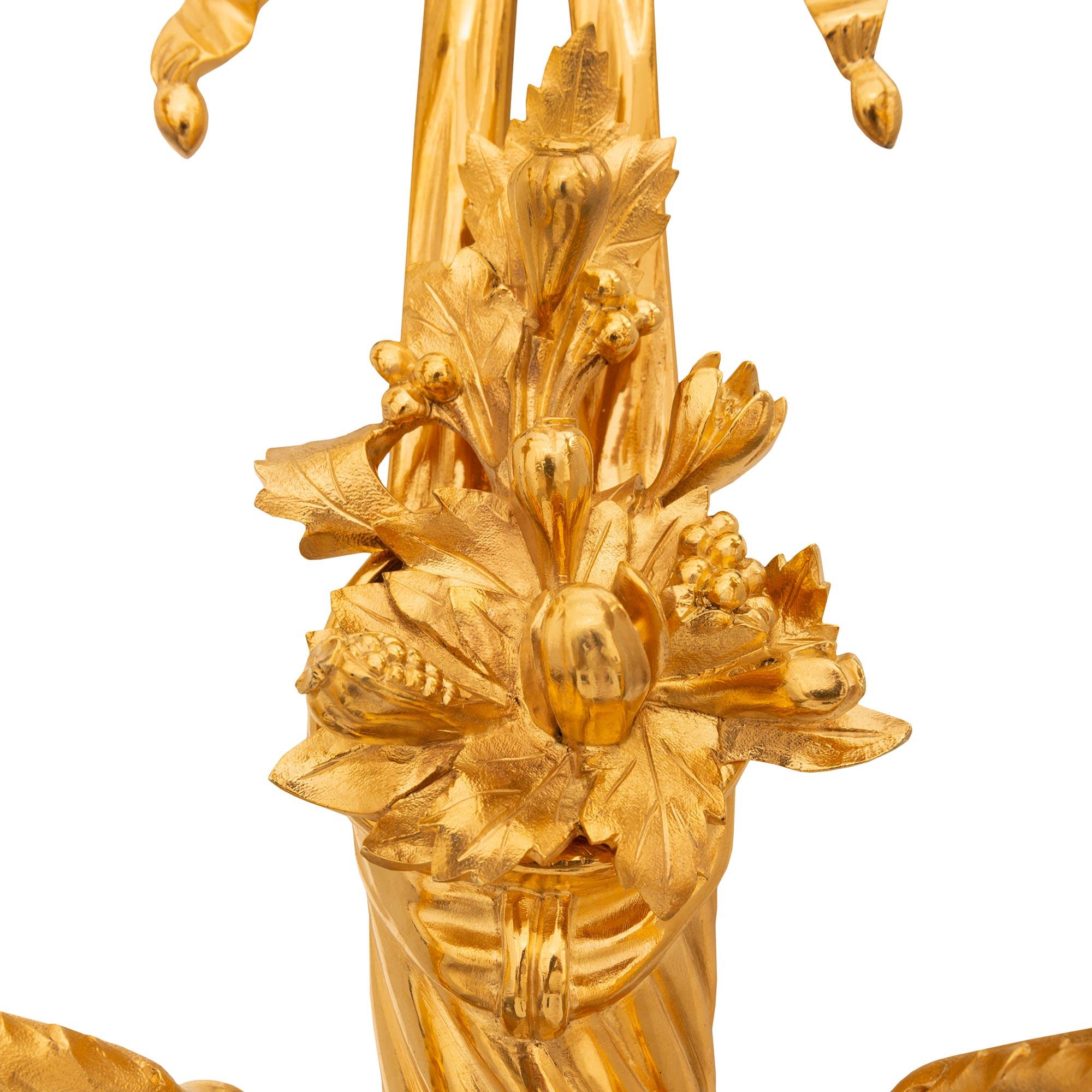 A  Applique francesi del XIX secolo in stile Luigi XVI in ormolu in vendita 2